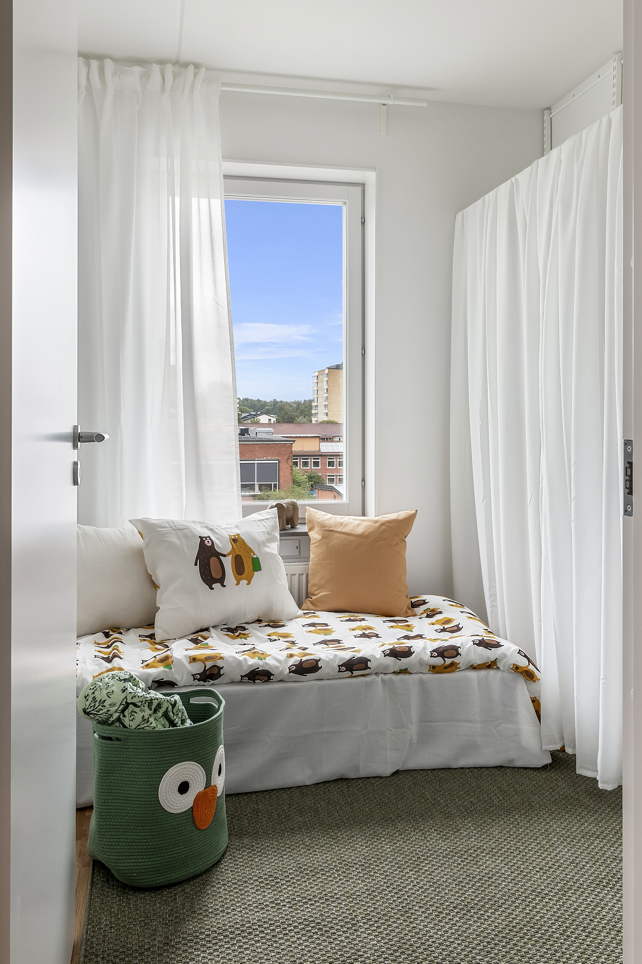 Bostadsbild från Tujagatan 10, Såld i Skiljebo, Västerås