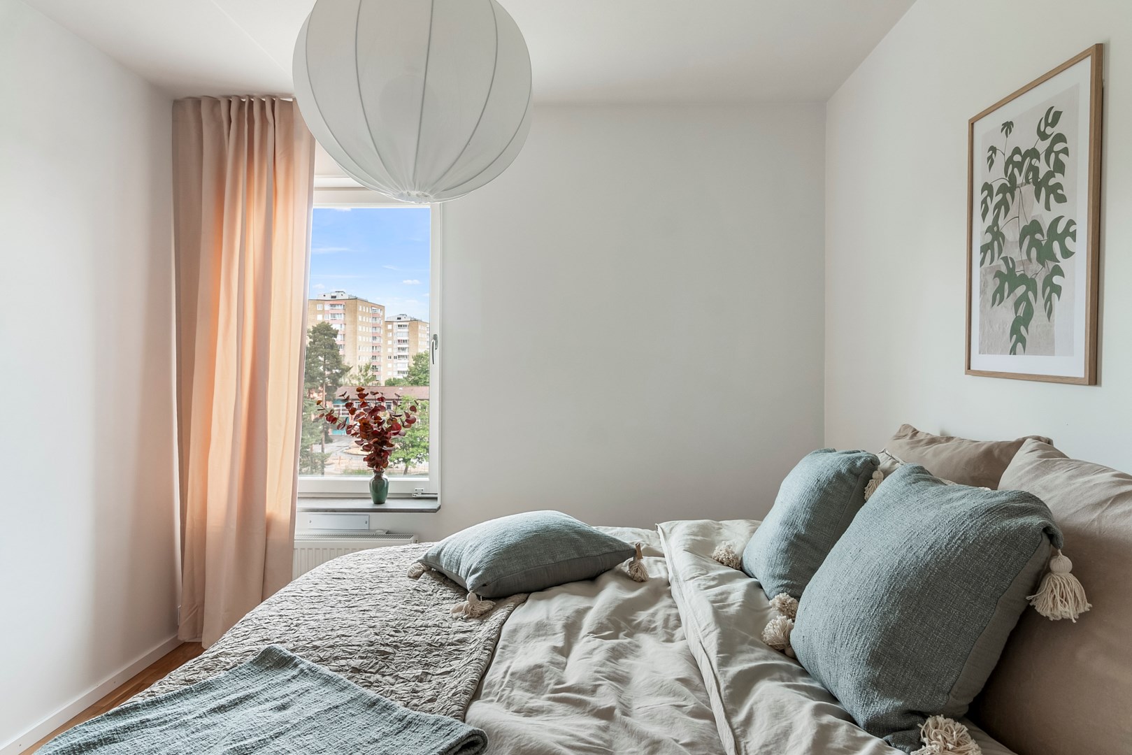 Bostadsbild från Tujagatan 10, Såld i Skiljebo, Västerås