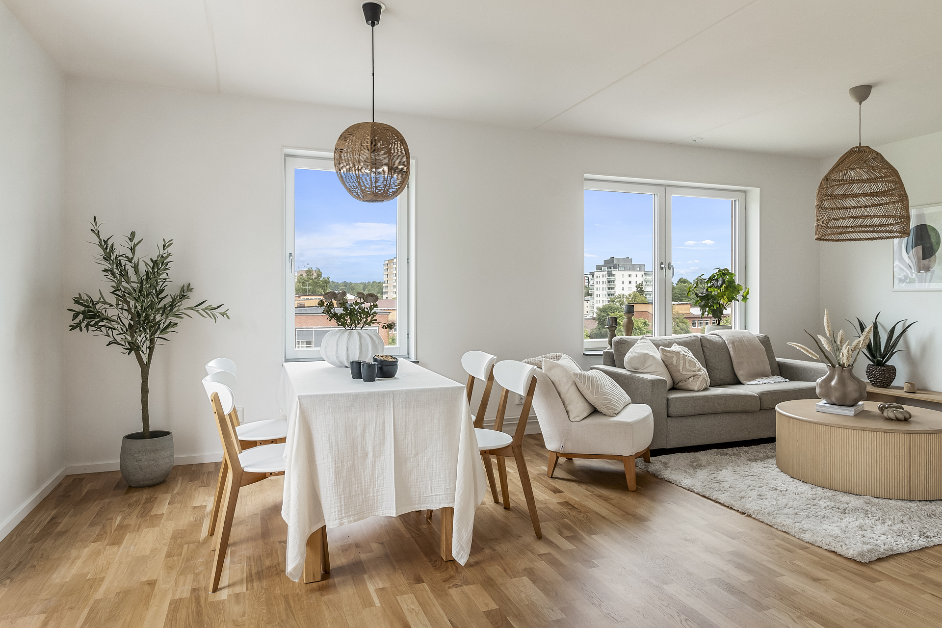 Bostadsbild från Tujagatan 10, Såld i Skiljebo, Västerås