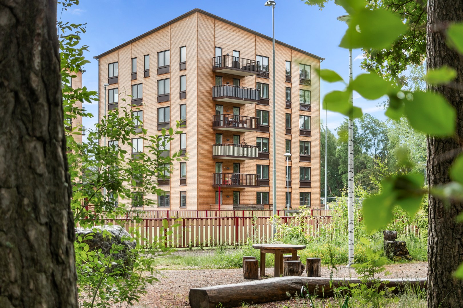 Bostadsbild från Tujagatan 10, Såld i Skiljebo, Västerås