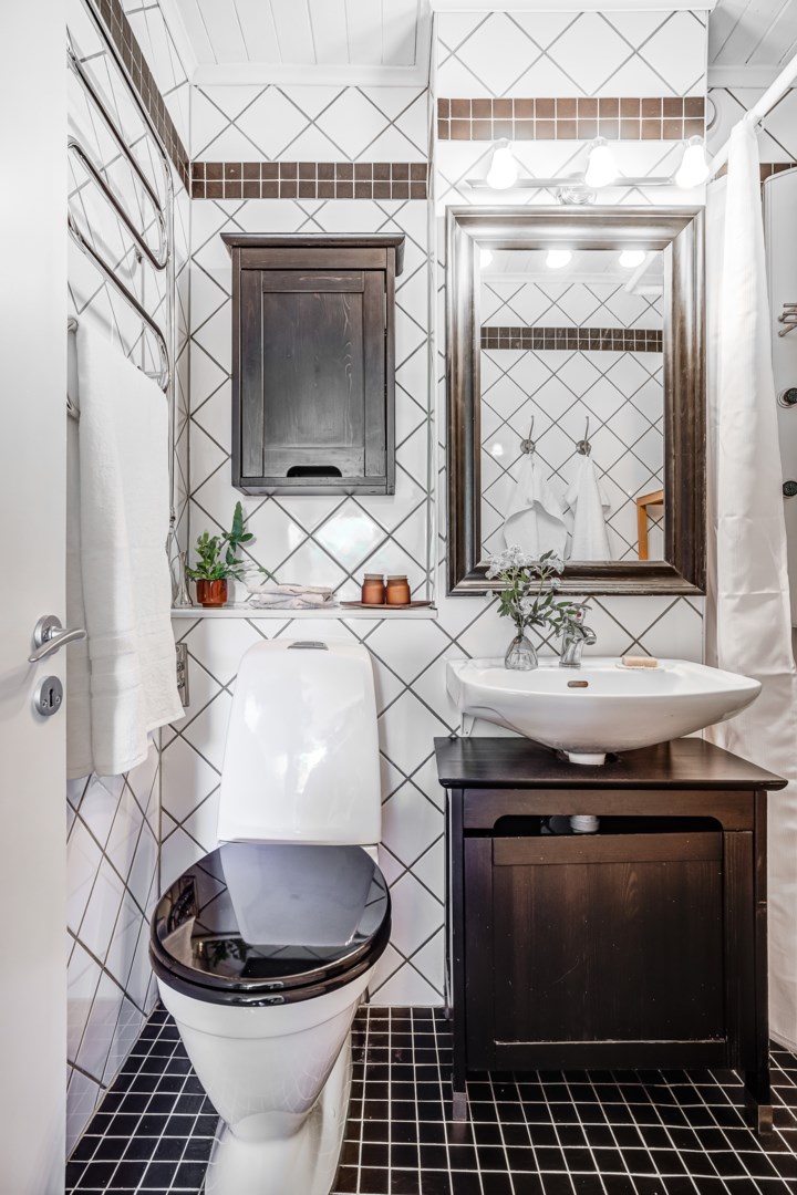 Bostadsbild från Karlsrogatan 81, Såld i Sommarro, Uppsala