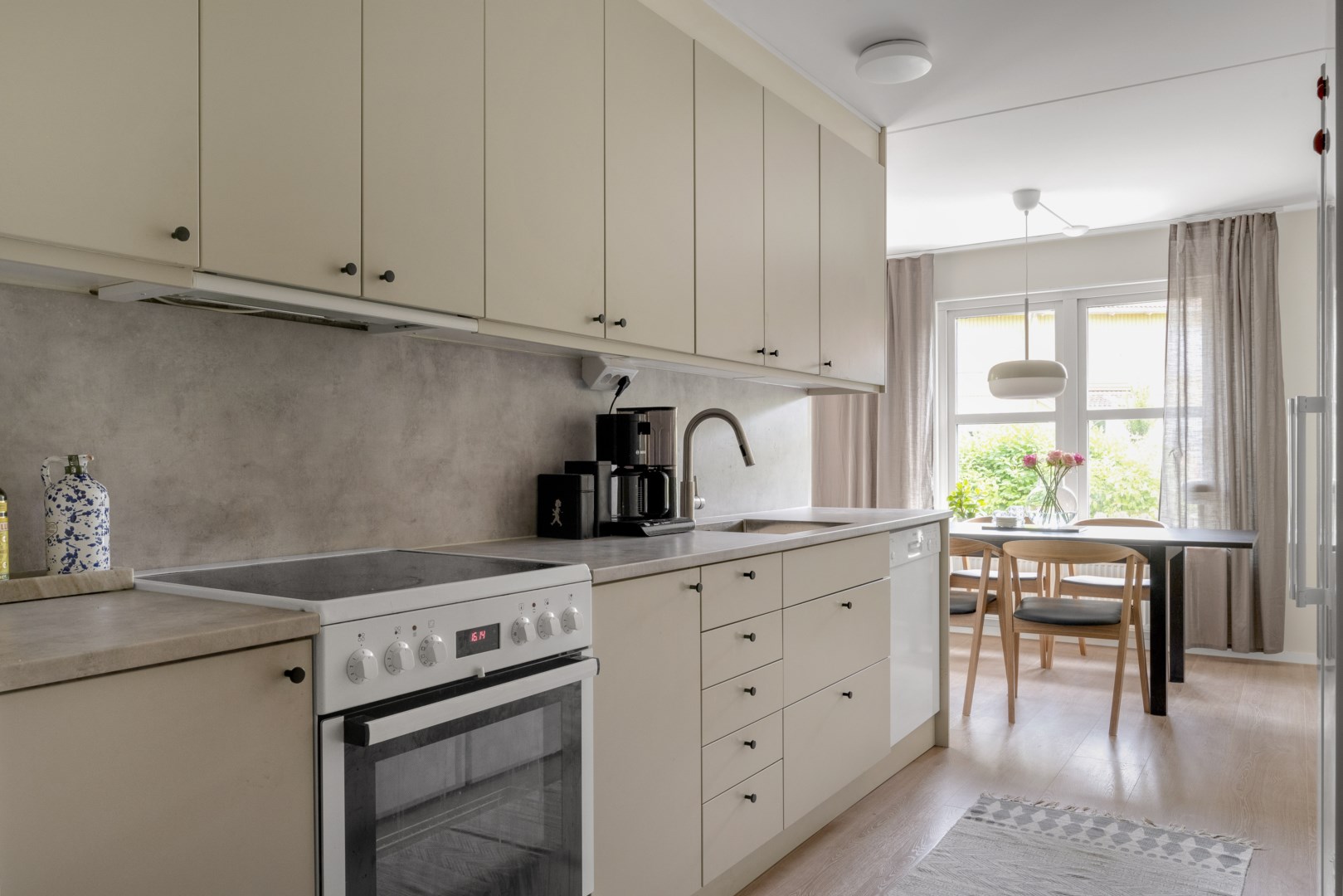 Bostadsbild från Åskmolnsvägen 95, Såld i Storvreta, Uppsala