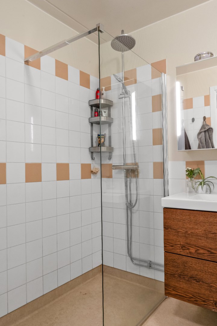 Bostadsbild från Åskmolnsvägen 95, Såld i Storvreta, Uppsala