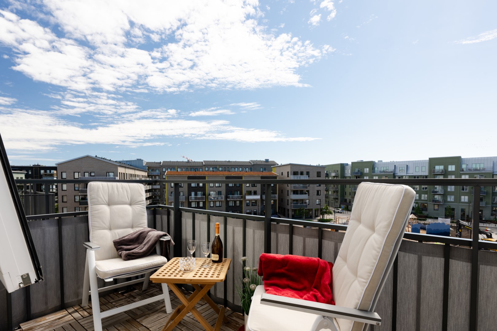 Bostadsbild från Vinnarcirkeln 27, Såld i Täby Park, Täby