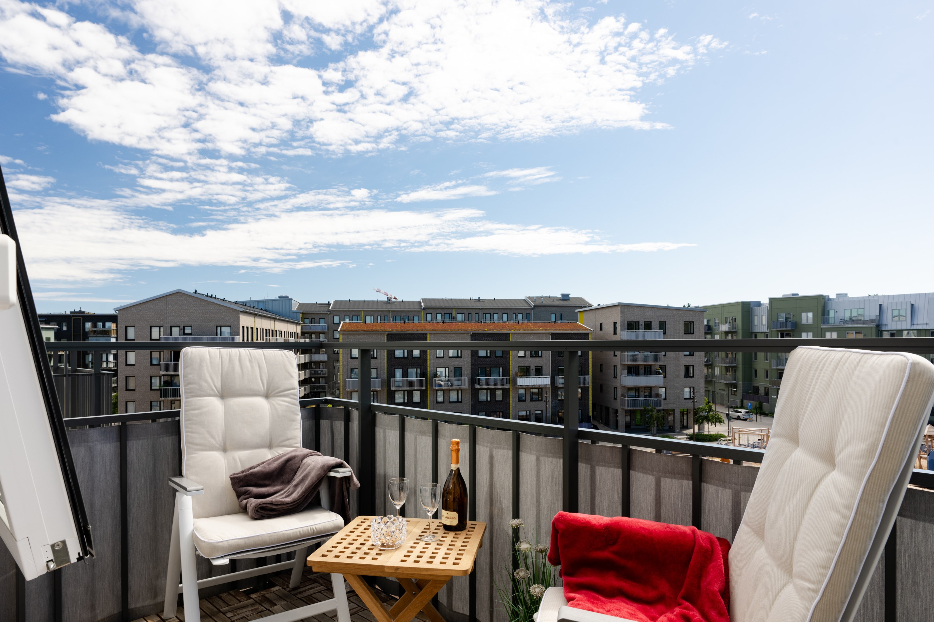 Bostadsbild från Vinnarcirkeln 27, Såld i Täby Park, Täby