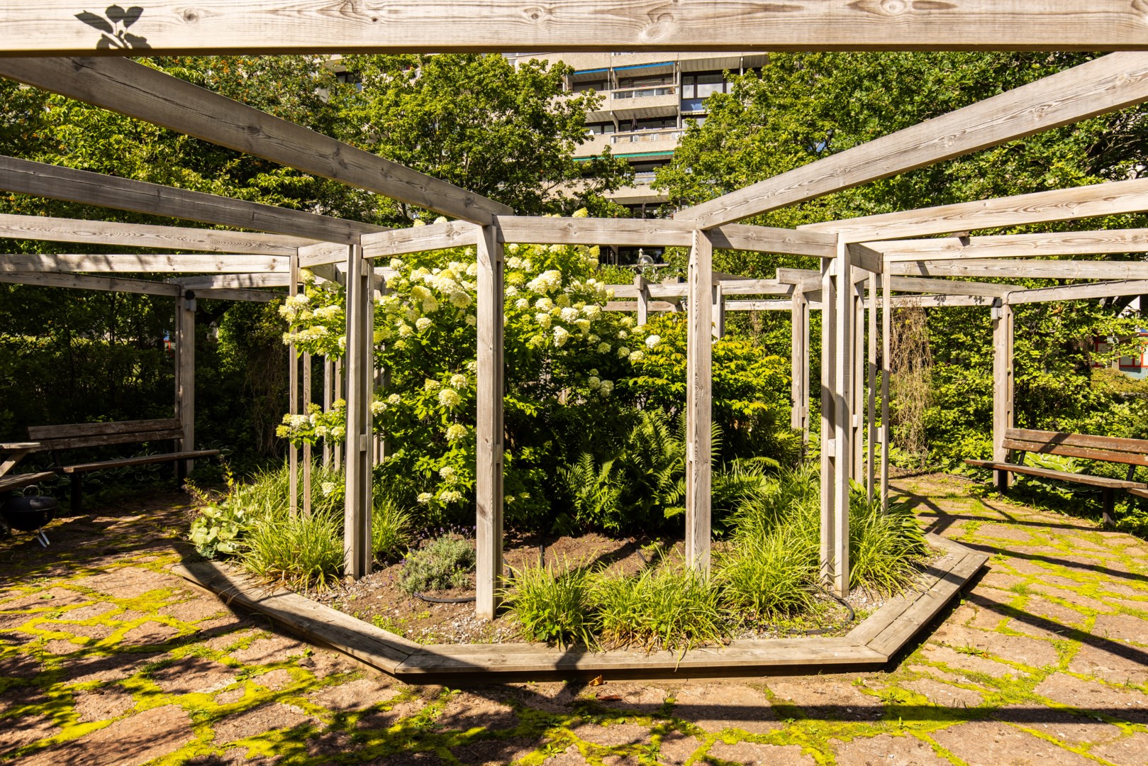 Bostadsbild från Meteorvägen 8, Såld i Grindtorp, Täby