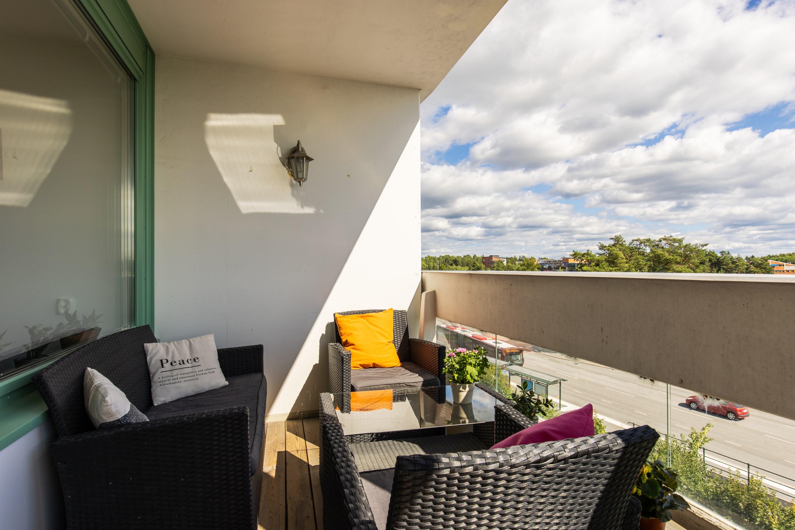 Bostadsbild från Meteorvägen 8, Såld i Grindtorp, Täby