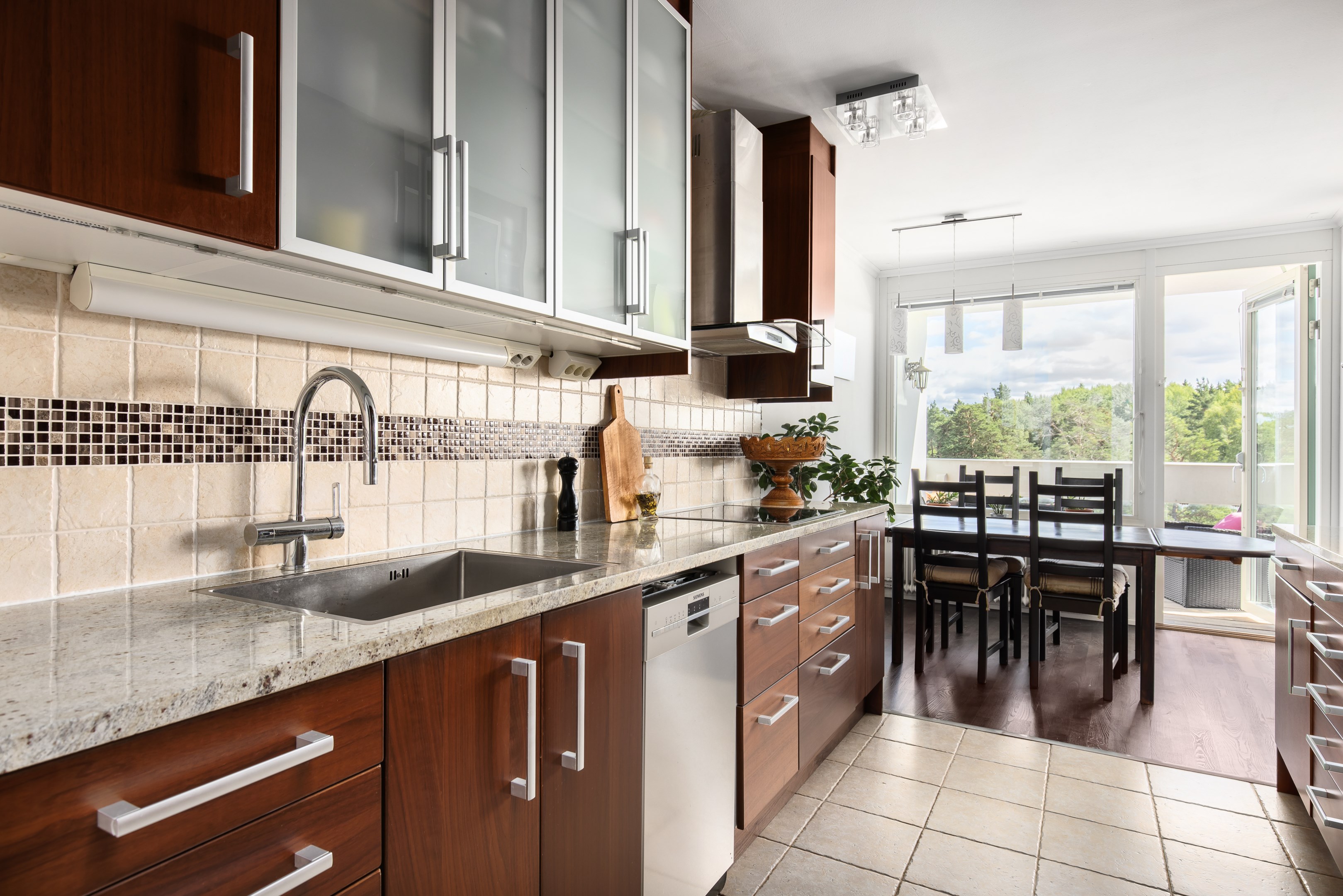 Bostadsbild från Meteorvägen 8, Såld i Grindtorp, Täby