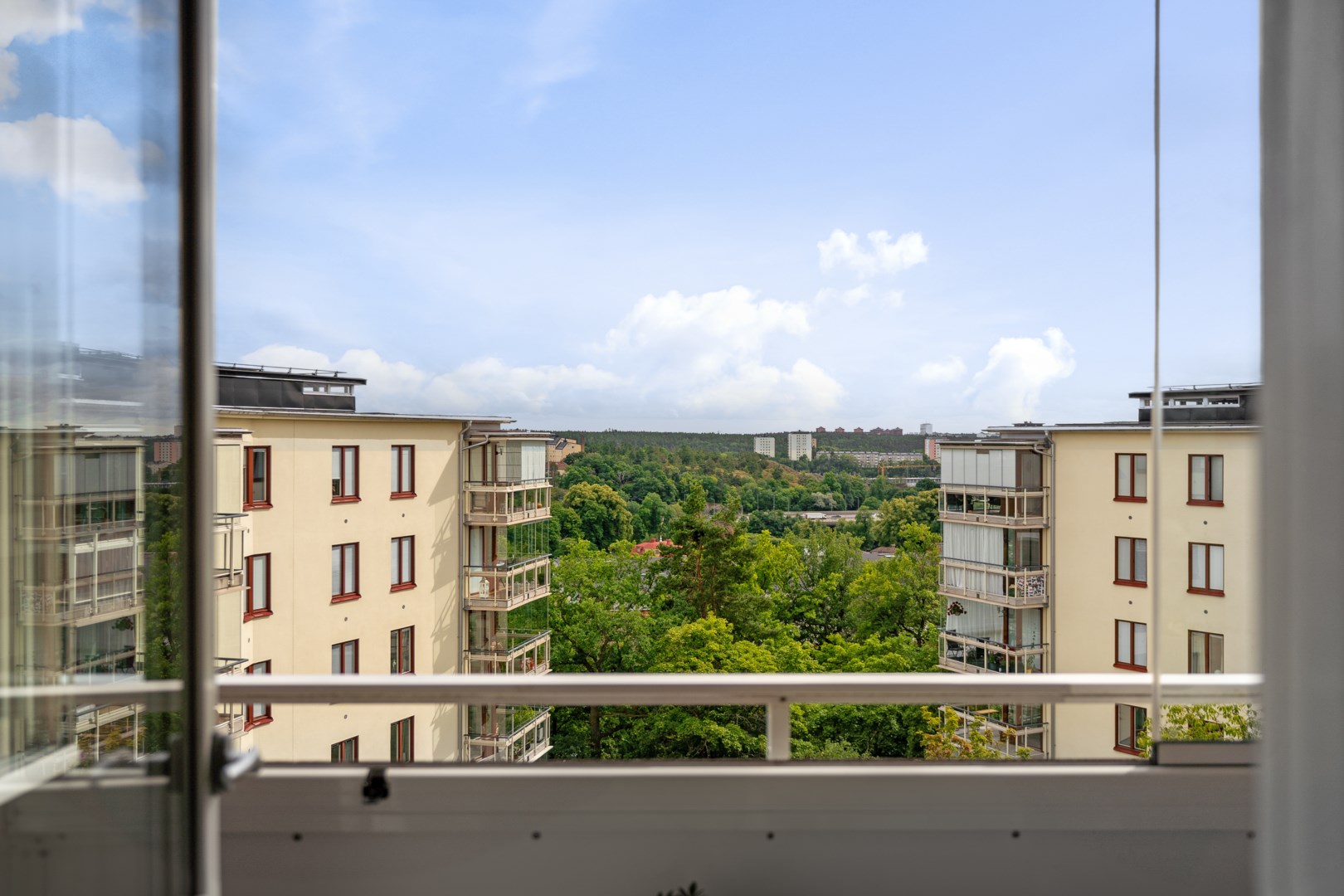 Bostadsbild från Finnbergsvägen 56, Såld i Finnberget, Nacka