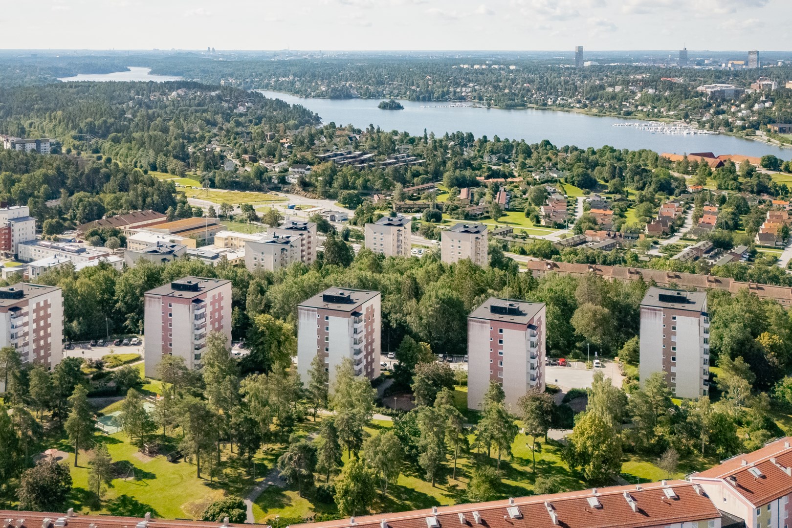 Bostadsbild från Lodvägen 12, 7tr, Såld i Edsberg, Sollentuna