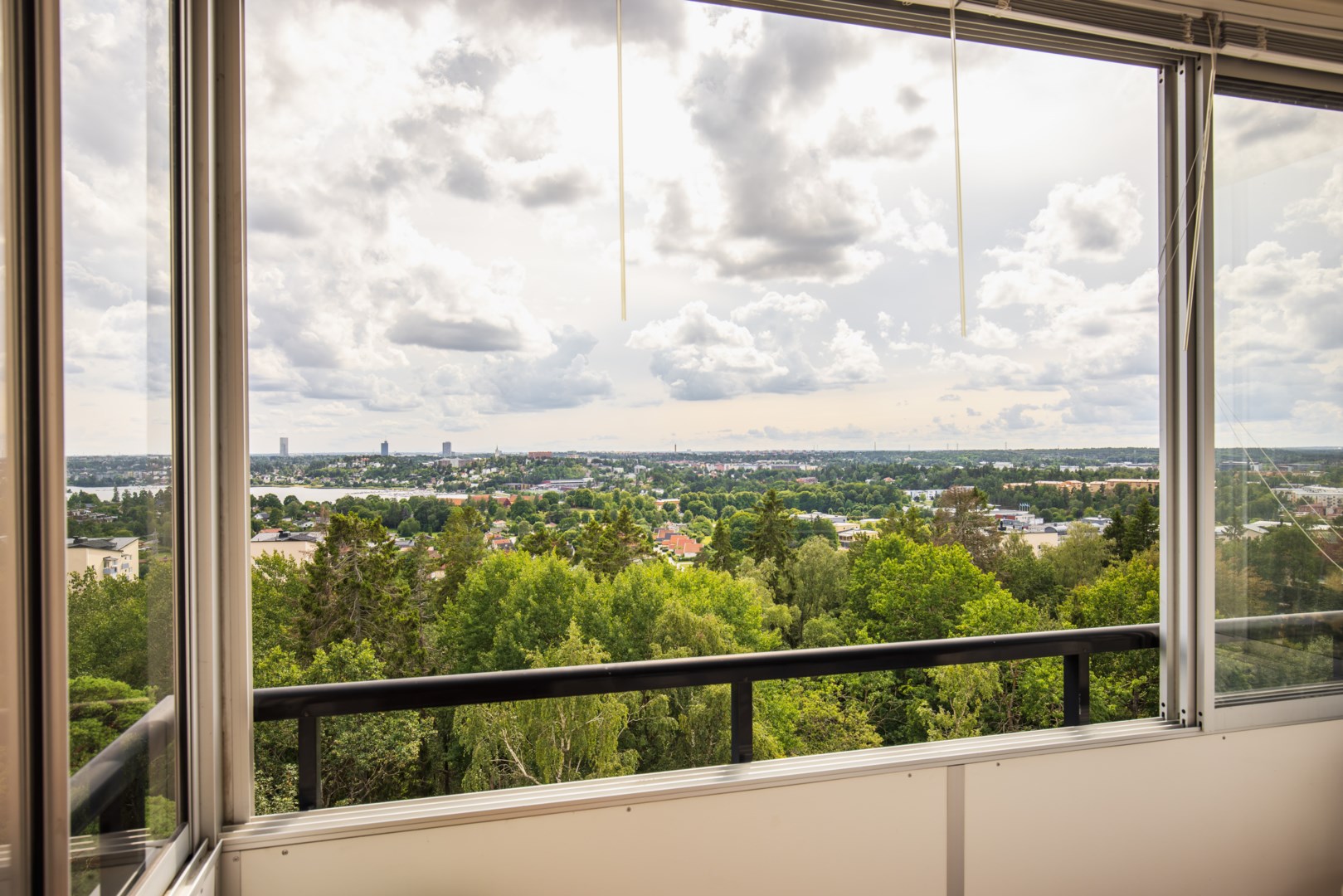 Bostadsbild från Lodvägen 12, 7tr, Såld i Edsberg, Sollentuna