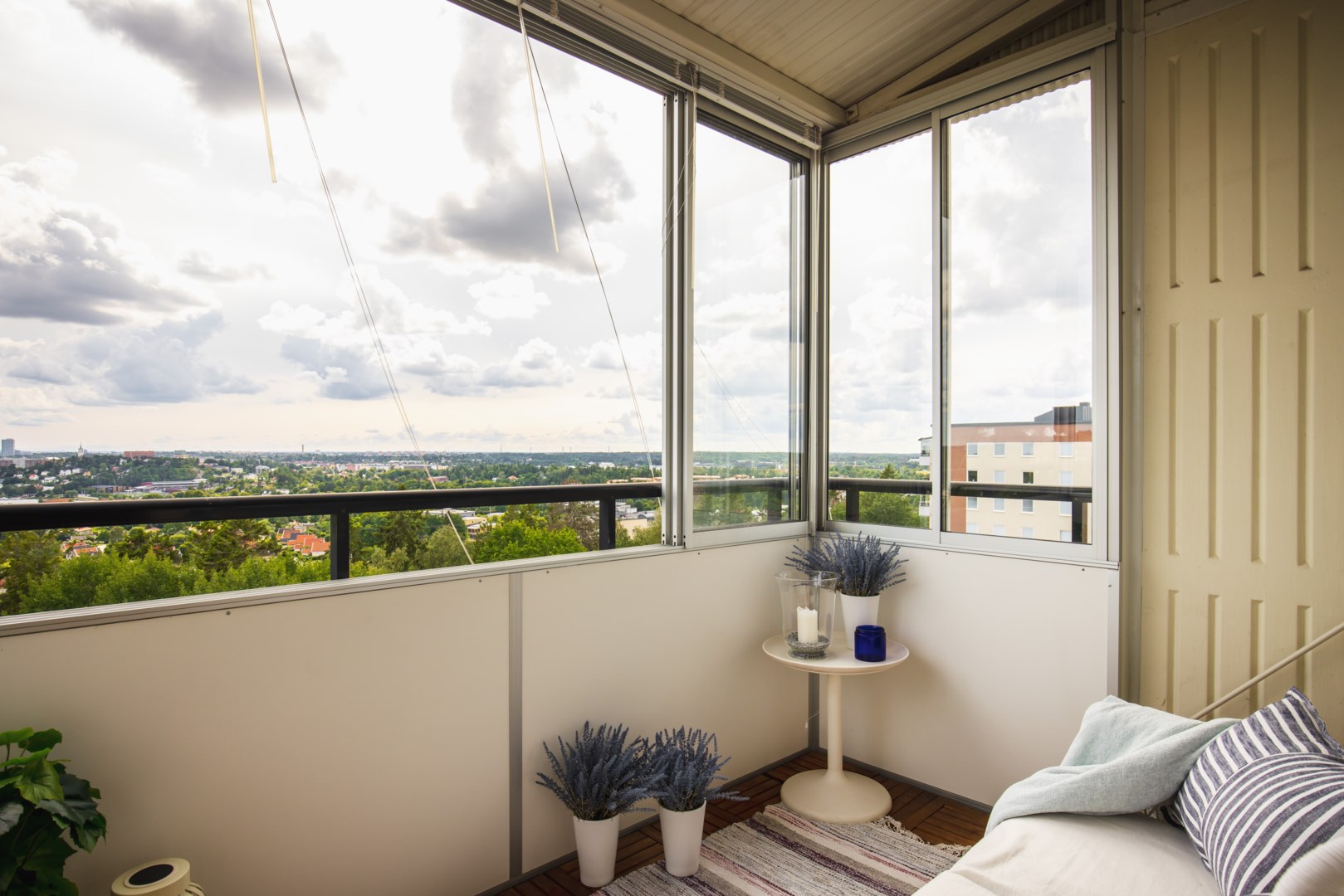 Bostadsbild från Lodvägen 12, 7tr, Såld i Edsberg, Sollentuna