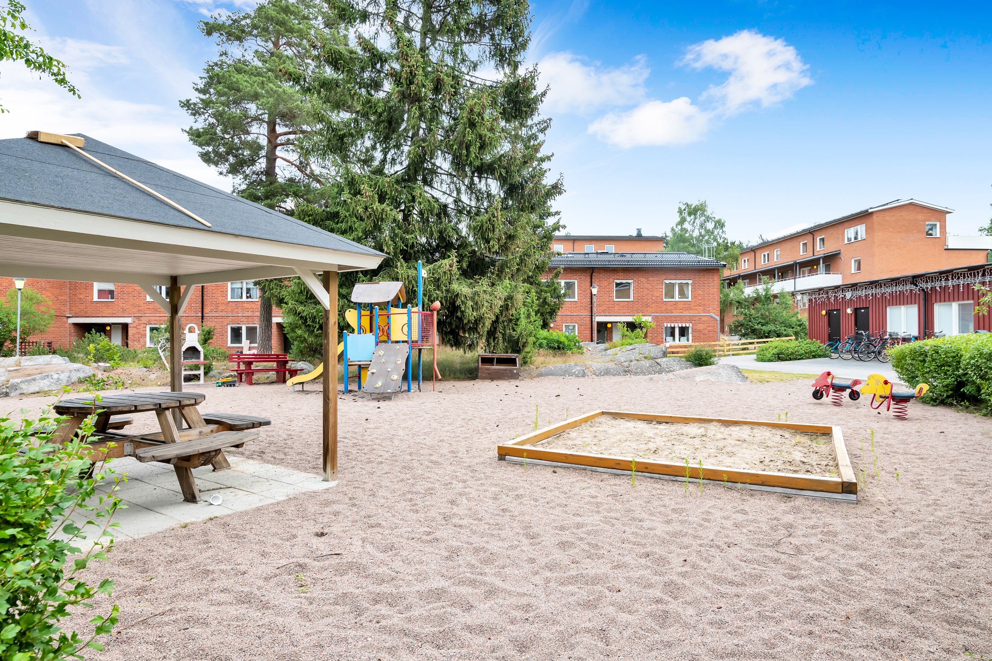 Bostadsbild från Cellovägen 102, Såld i Gottsunda, Uppsala