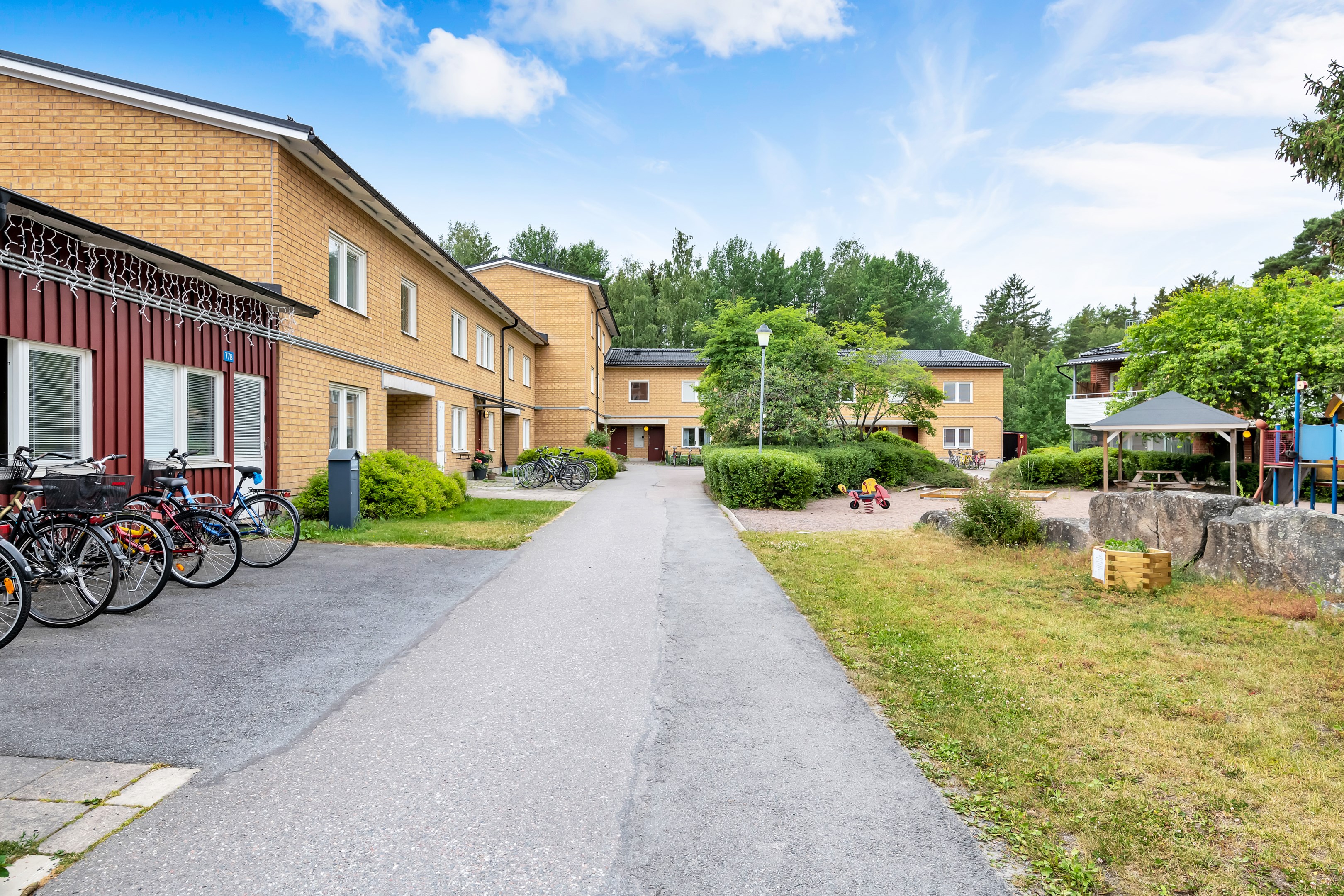 Bostadsbild från Cellovägen 102, Såld i Gottsunda, Uppsala