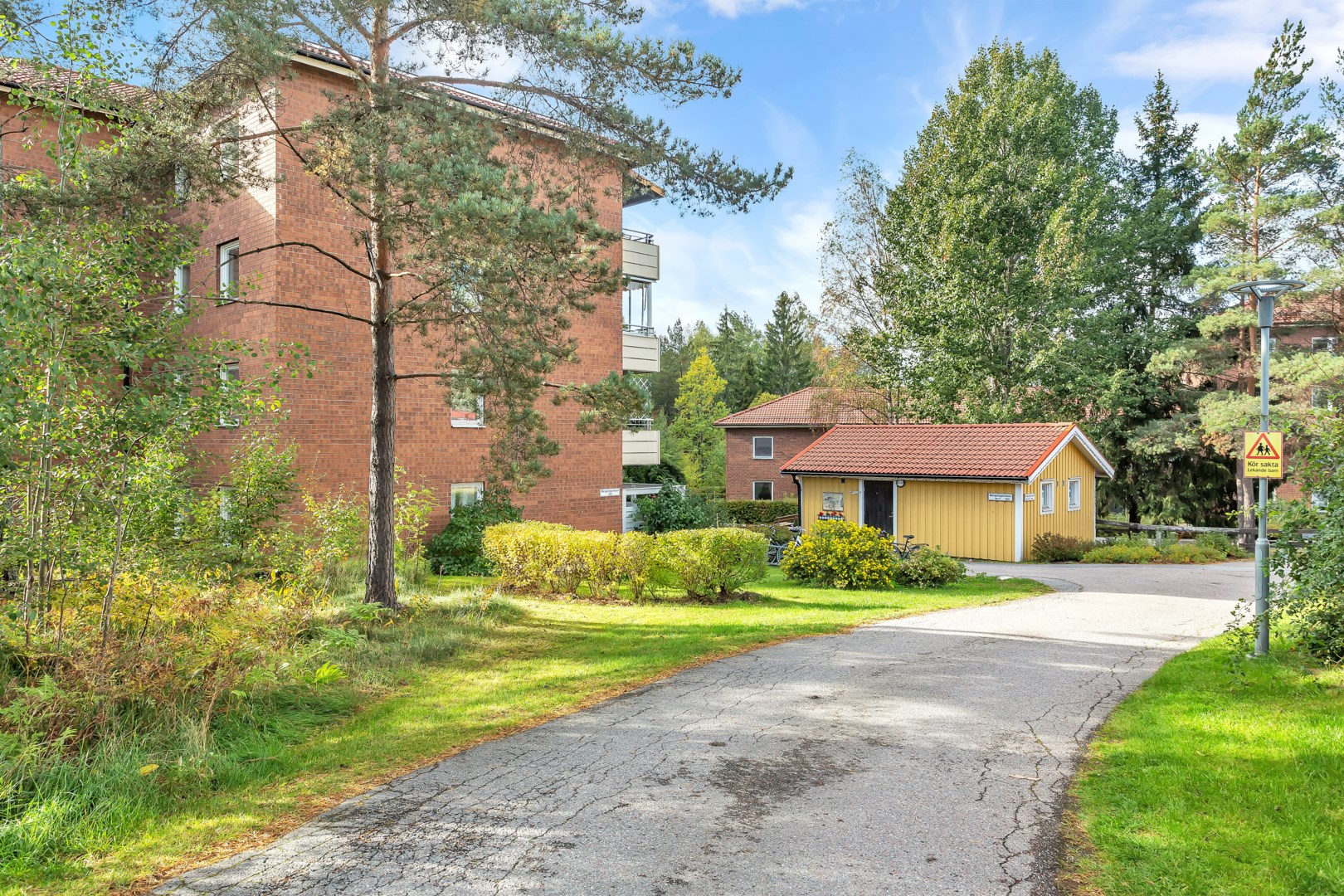 Bostadsbild från Bergslagsresan 42, Såld i Sävja, Uppsala