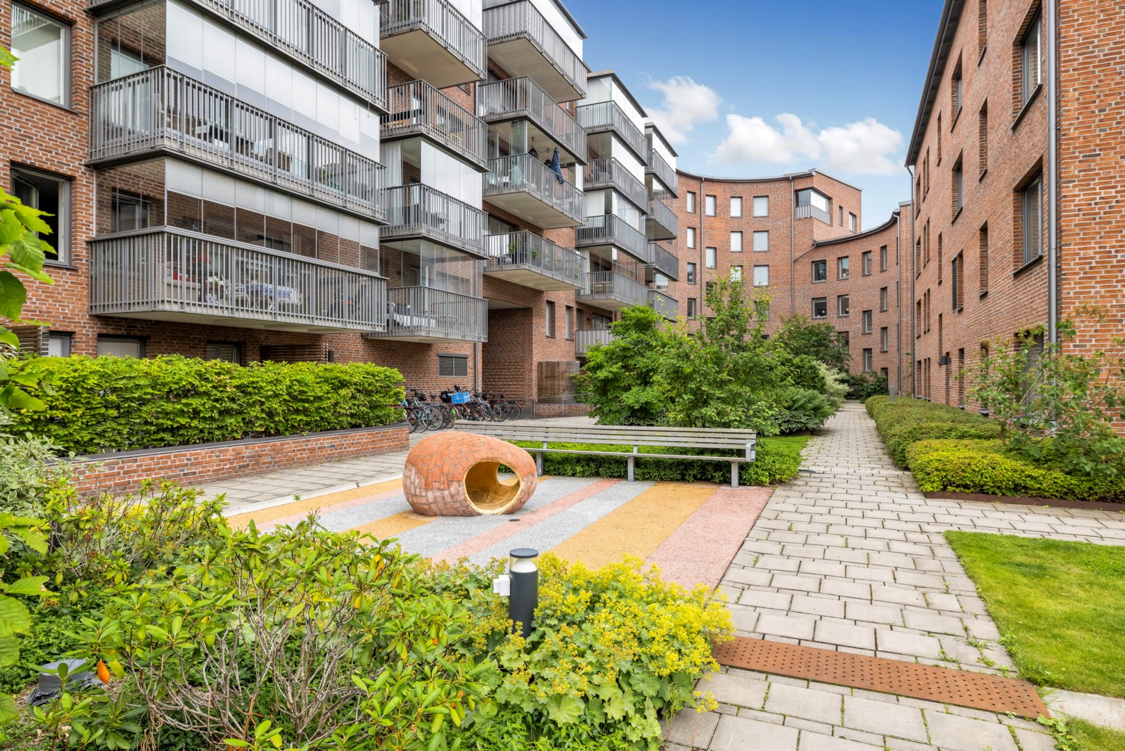 Bostadsbild från Svartbäcksgatan 42 A, Såld i Svartbäcken, Uppsala