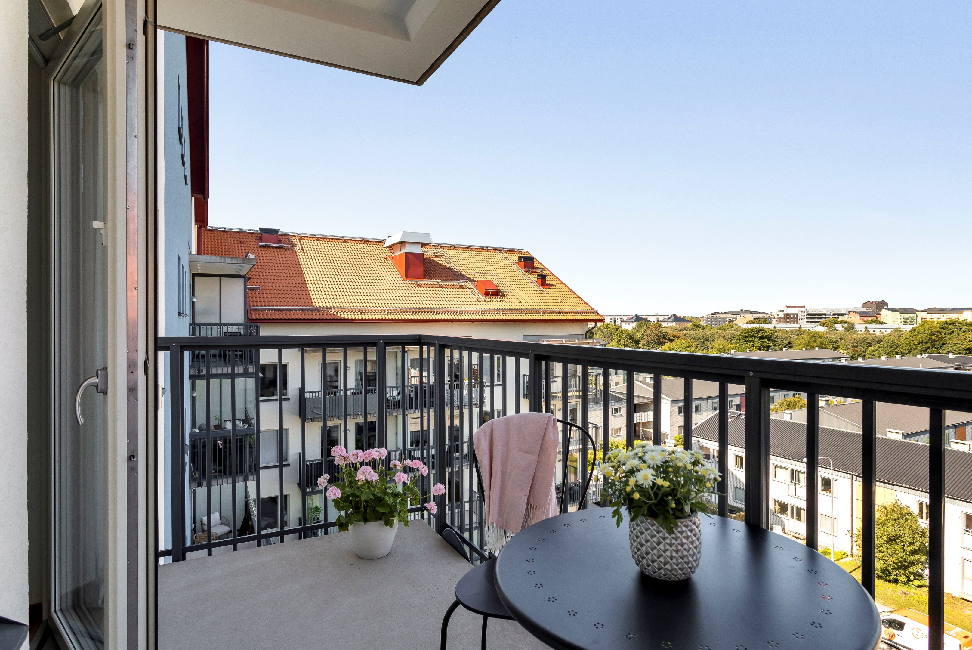 Bostadsbild från Råbyvägen 82, Såld i Kapellgärdet, Uppsala