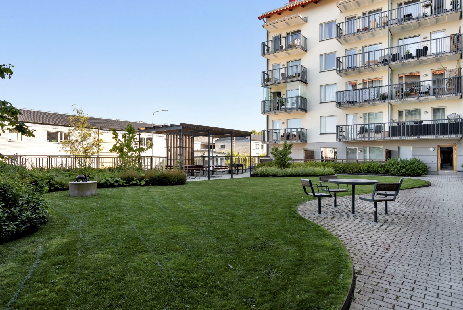 Bostadsbild från Råbyvägen 82, Såld i Kapellgärdet, Uppsala