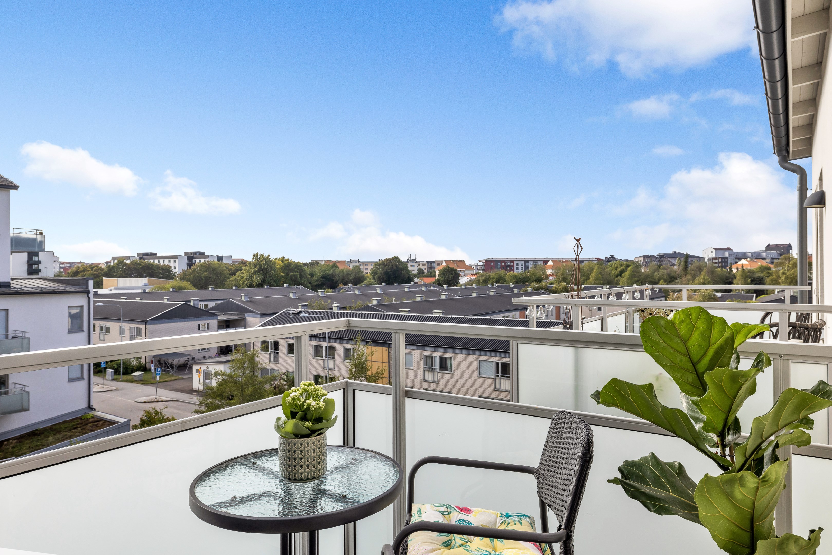 Bostadsbild från Råbyvägen 38, Såld i Kapellgärdet, Uppsala