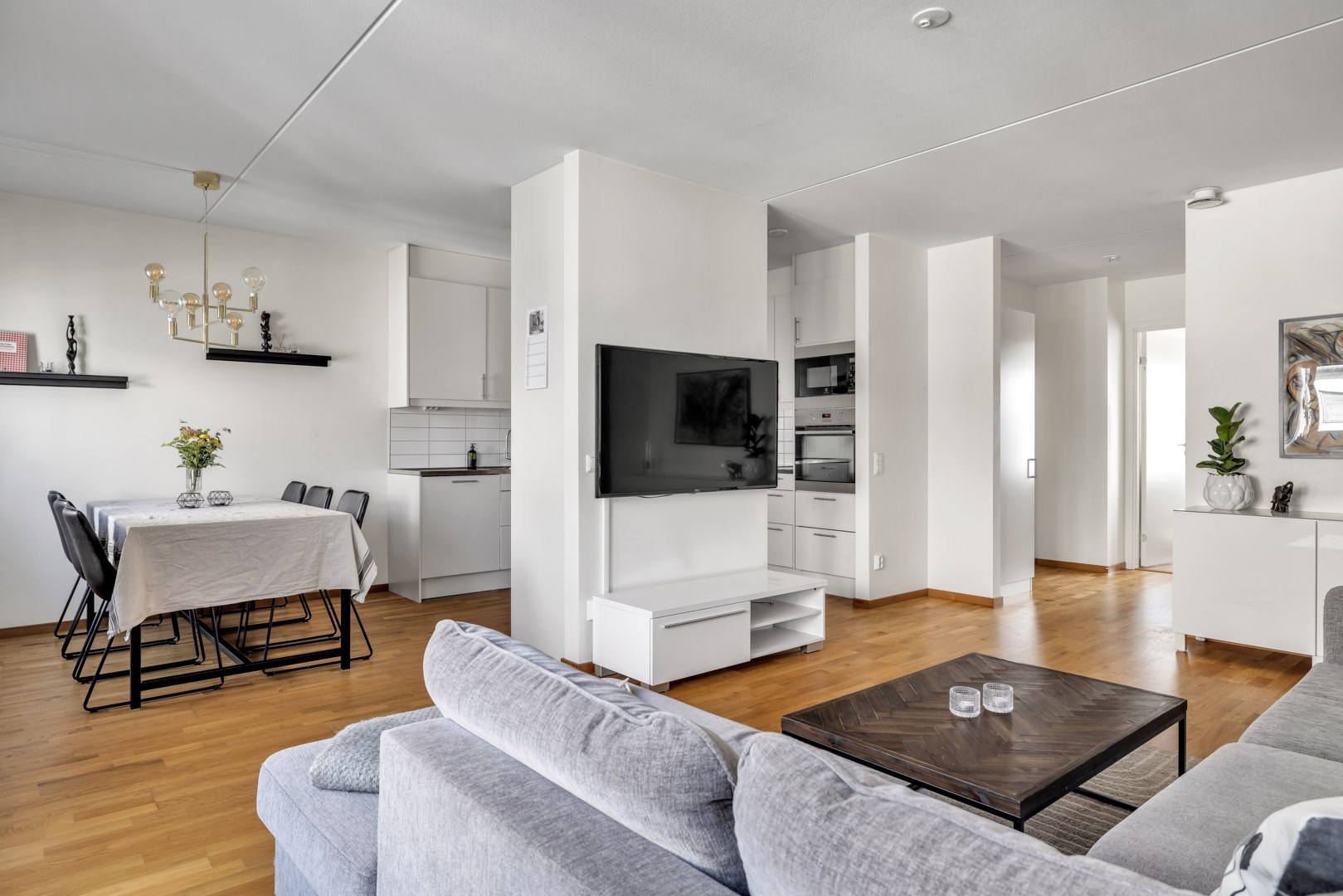 Bostadsbild från Råbyvägen 38, Såld i Kapellgärdet, Uppsala