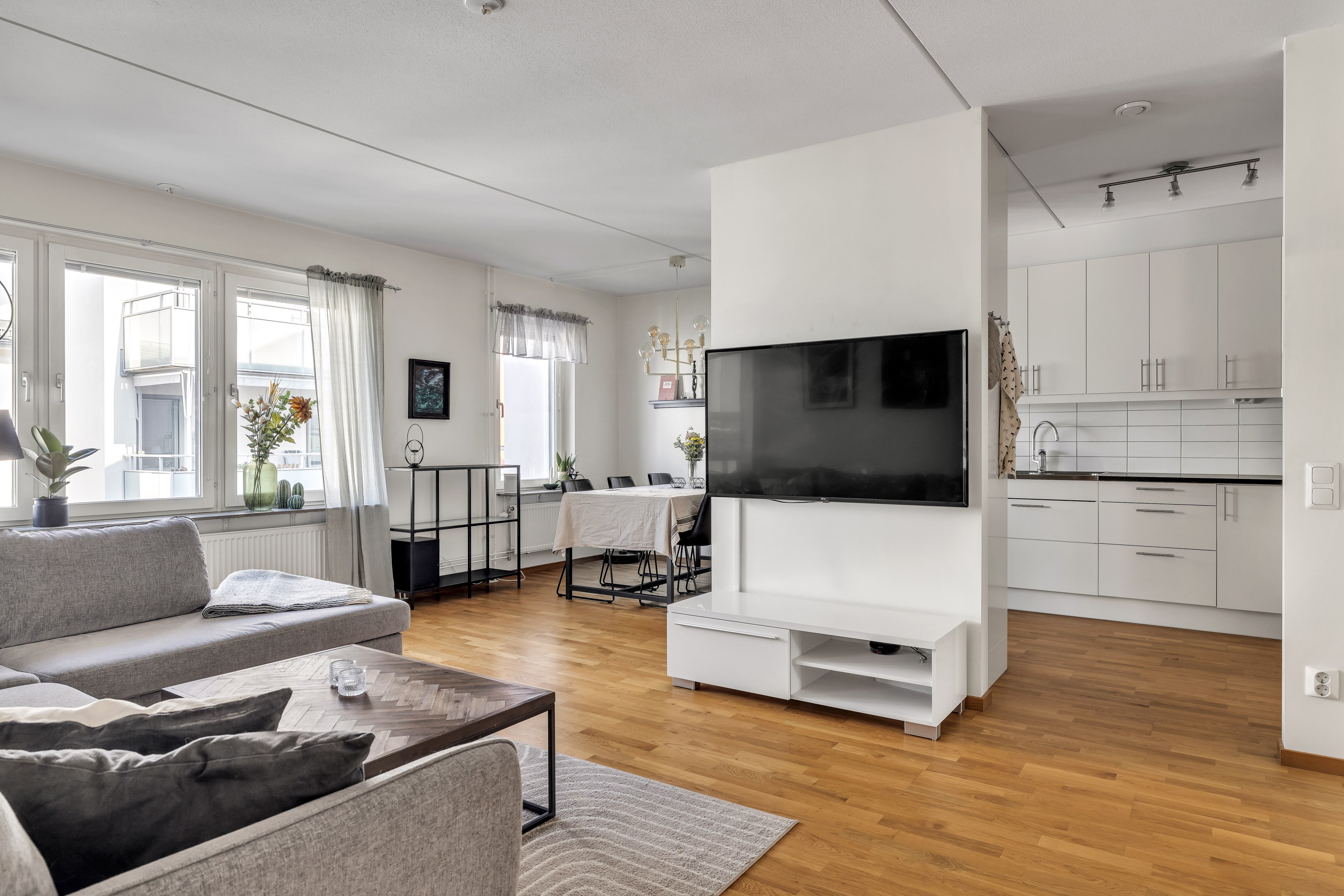 Bostadsbild från Råbyvägen 38, Såld i Kapellgärdet, Uppsala