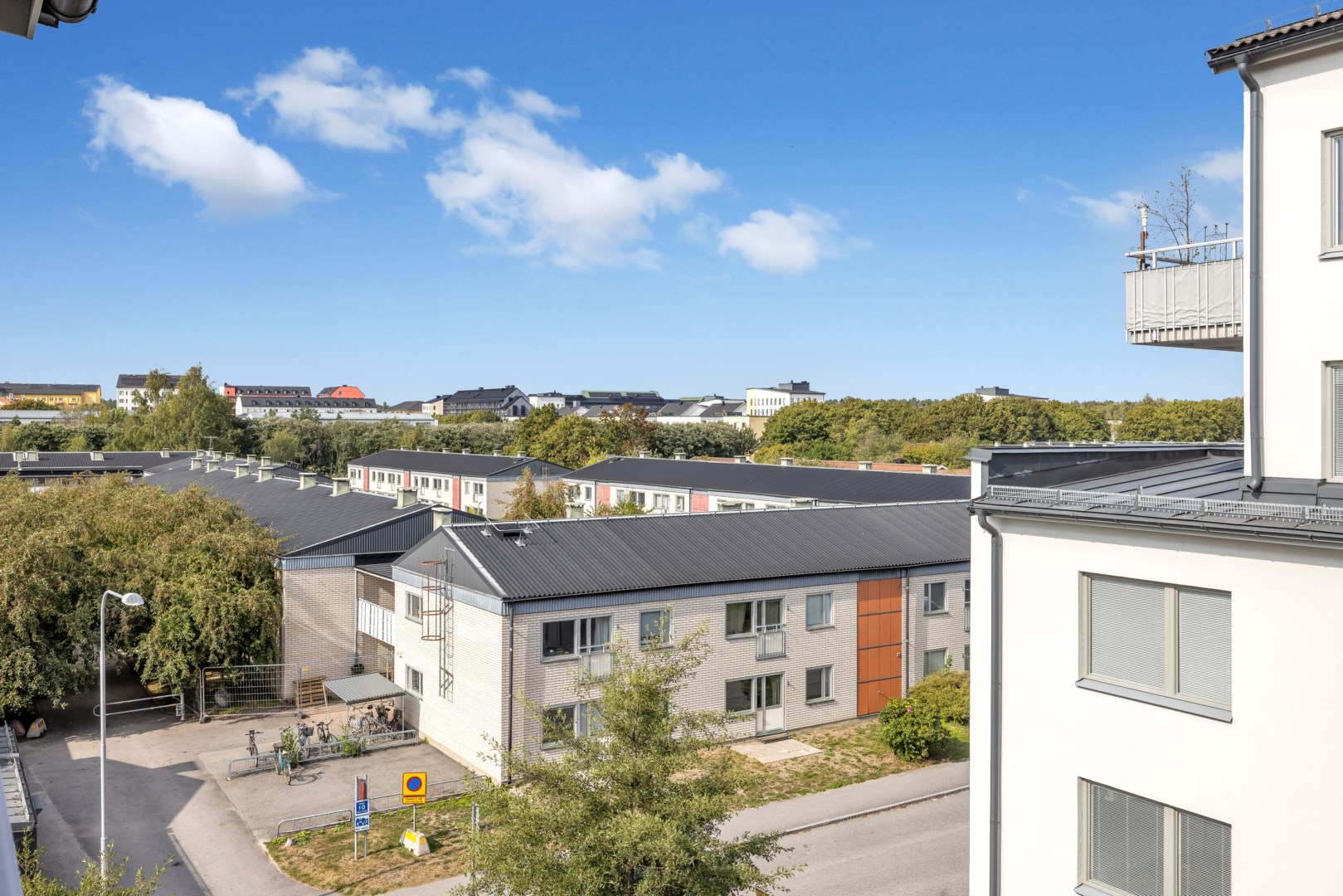 Bostadsbild från Råbyvägen 38, Såld i Kapellgärdet, Uppsala