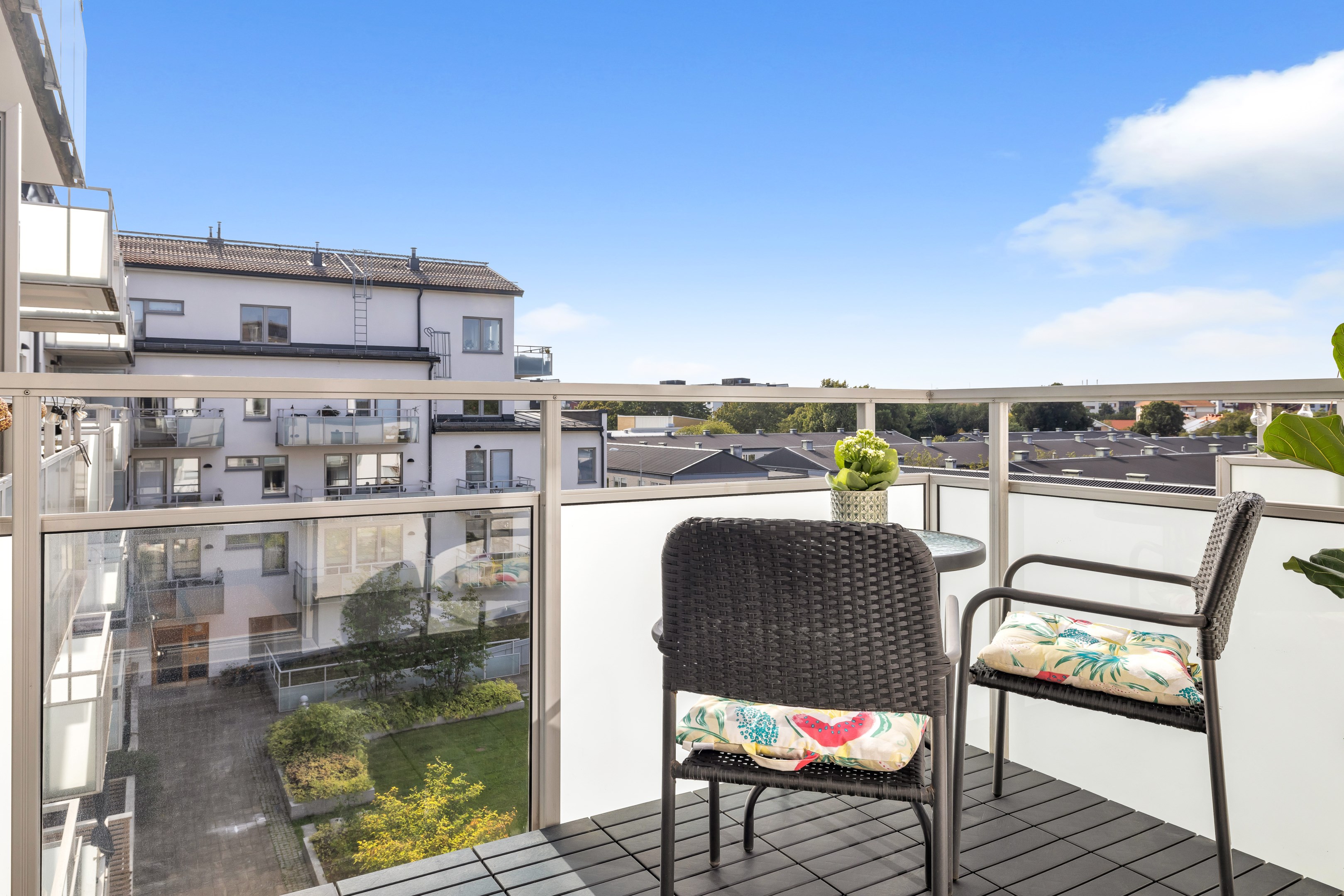 Bostadsbild från Råbyvägen 38, Såld i Kapellgärdet, Uppsala