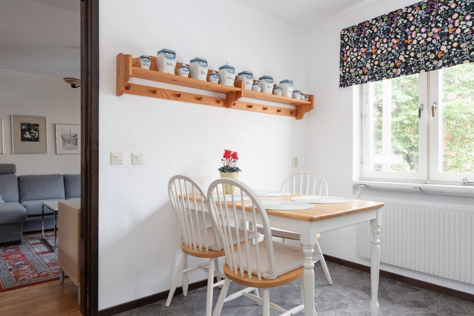 Bostadsbild från Floragatan 19A, Såld i Vasastaden, Västerås