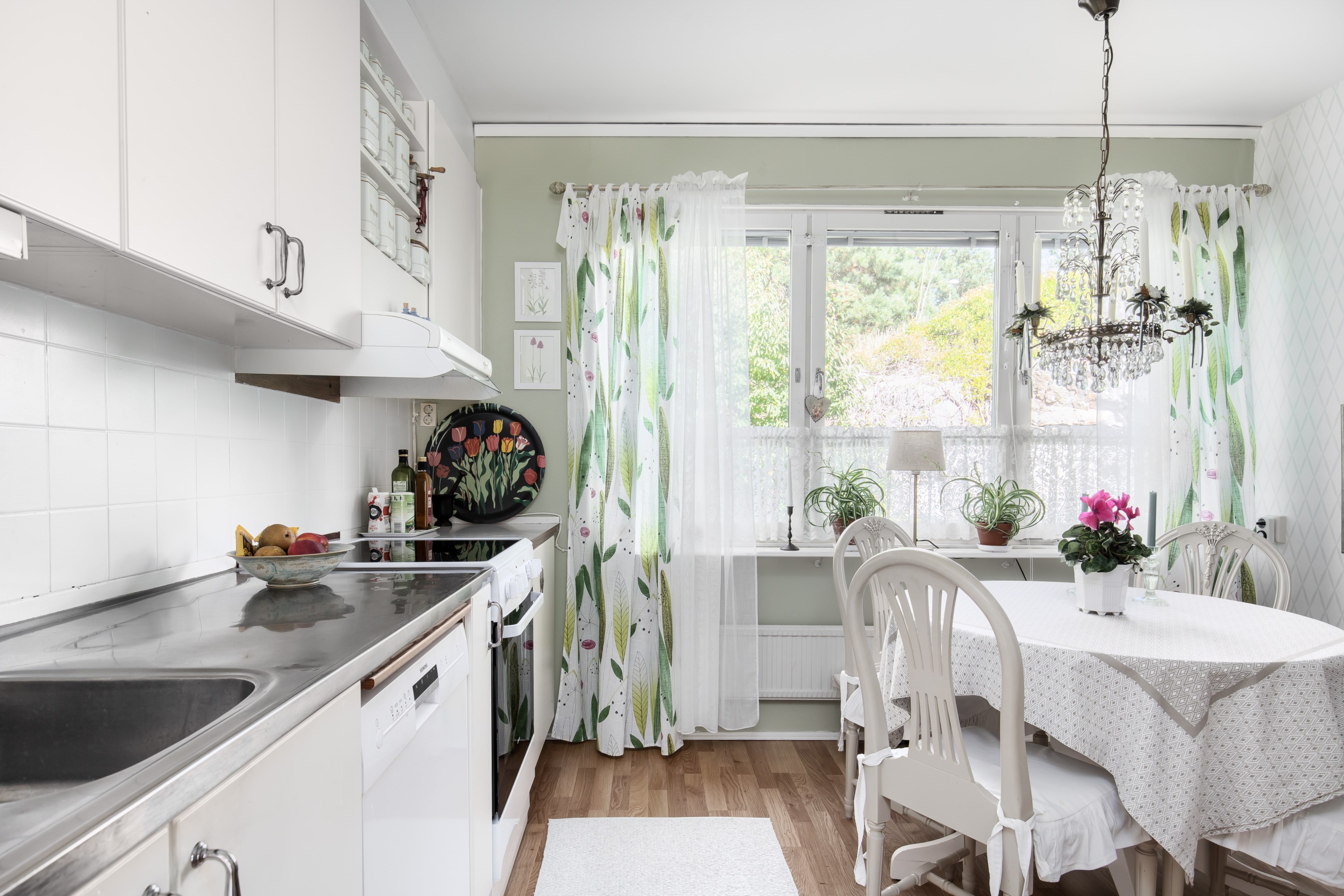 Bostadsbild från Blomstervägen 50, Såld i Finntorp, Nacka