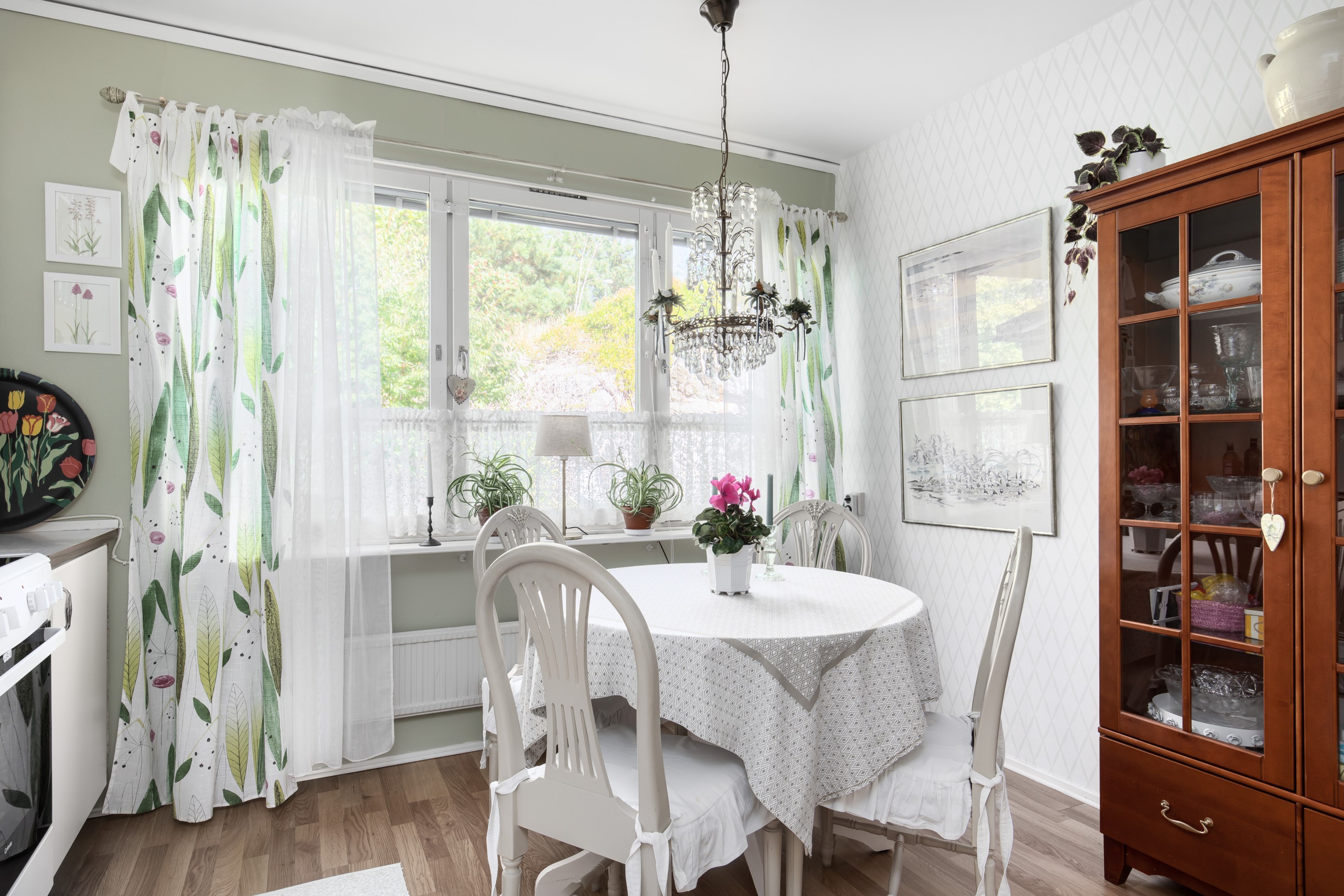 Bostadsbild från Blomstervägen 50, Såld i Finntorp, Nacka