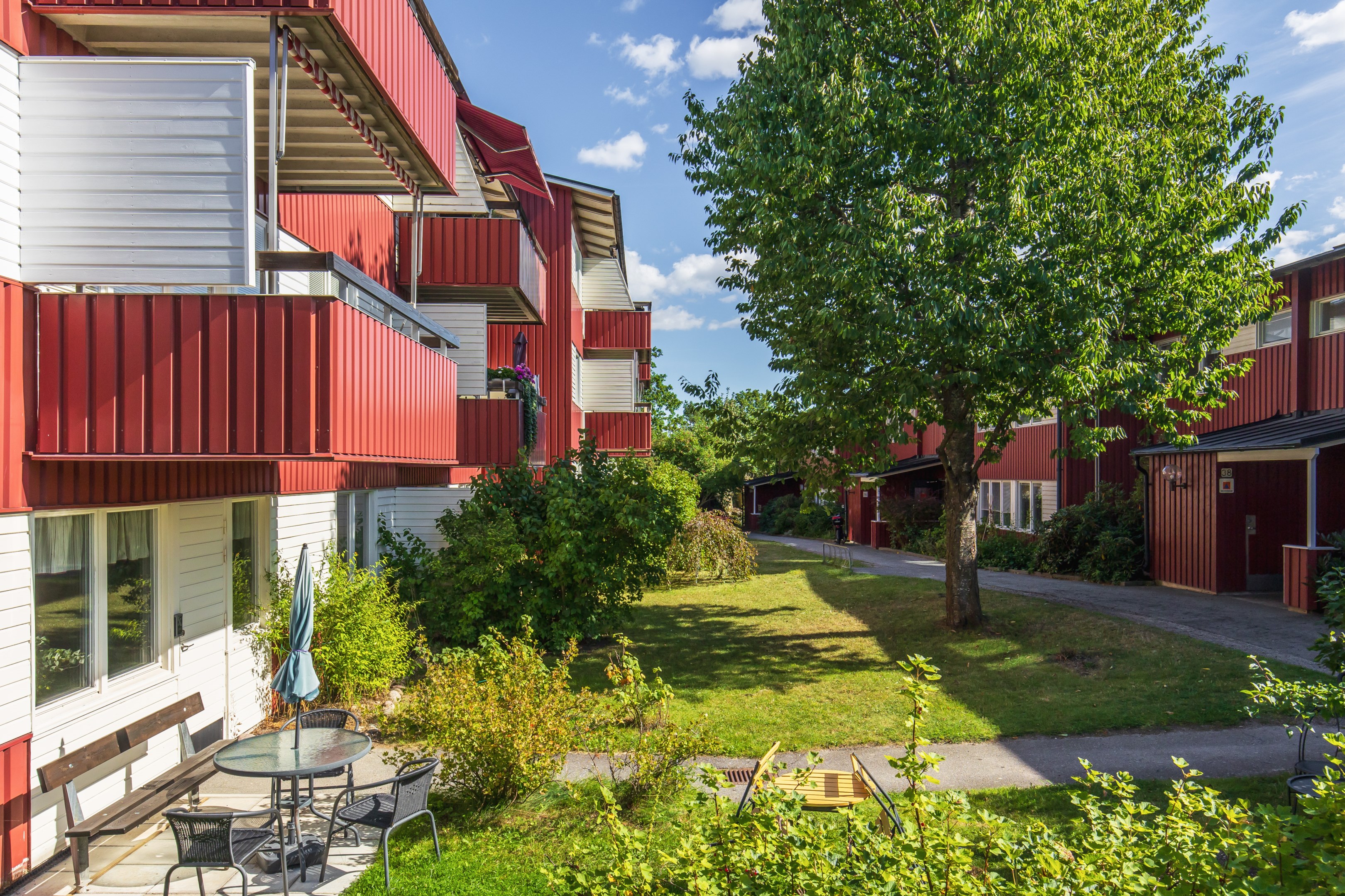Bostadsbild från Blomstervägen 50, Såld i Finntorp, Nacka