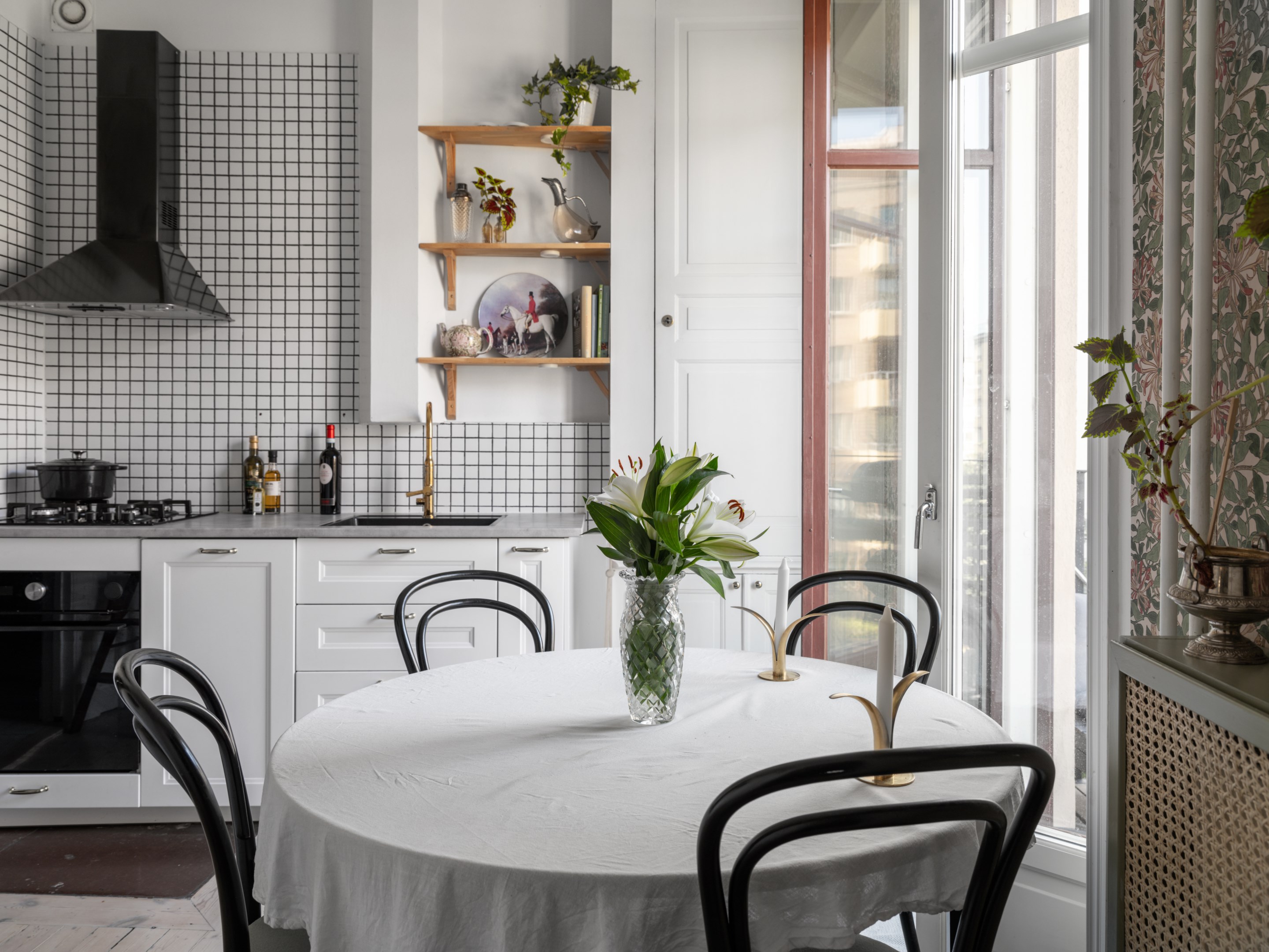 Bostadsbild från Valhallavägen 14A, Såld i Vasastan - Sibirien, Stockholm