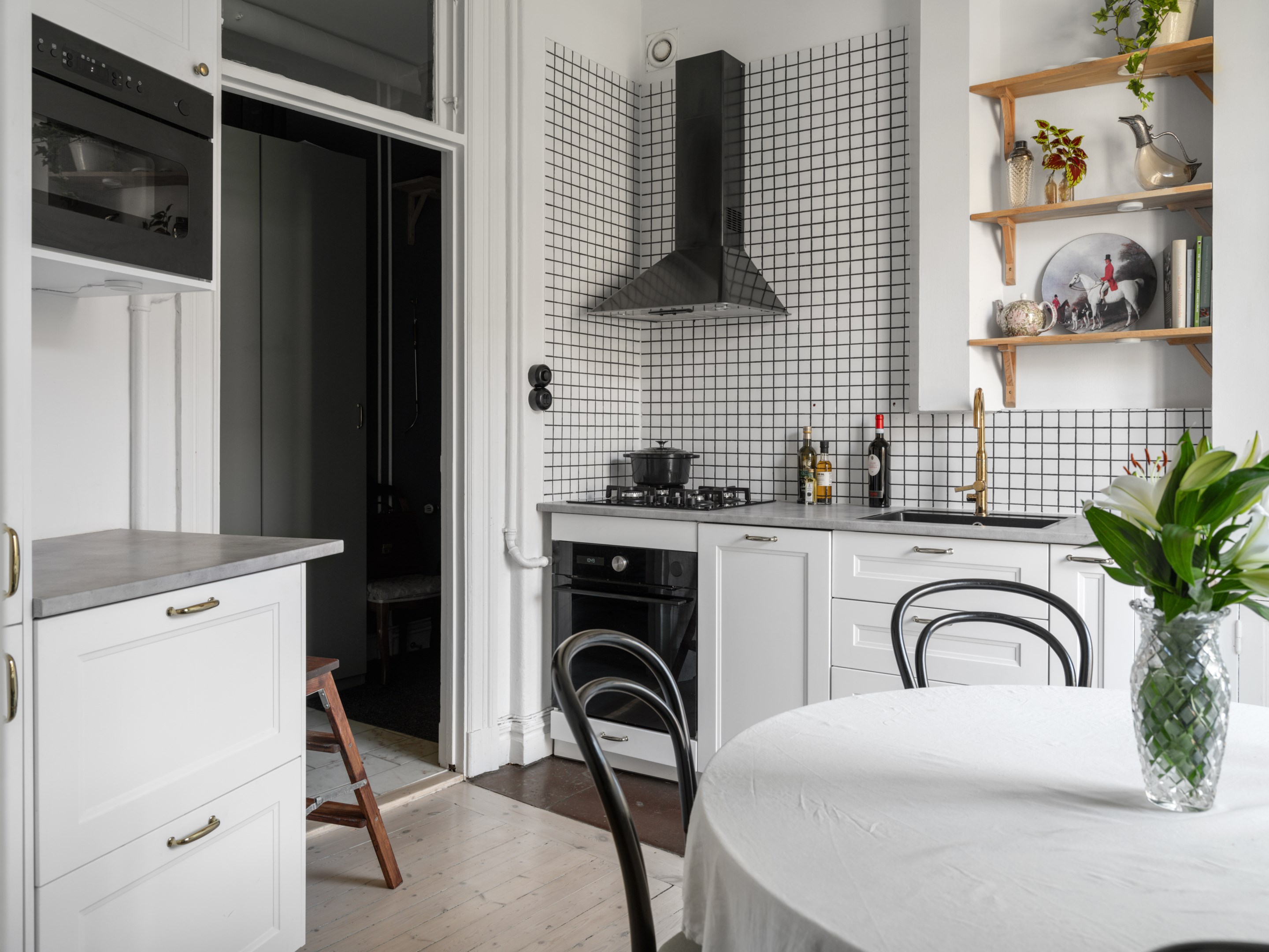 Bostadsbild från Valhallavägen 14A, Såld i Vasastan - Sibirien, Stockholm