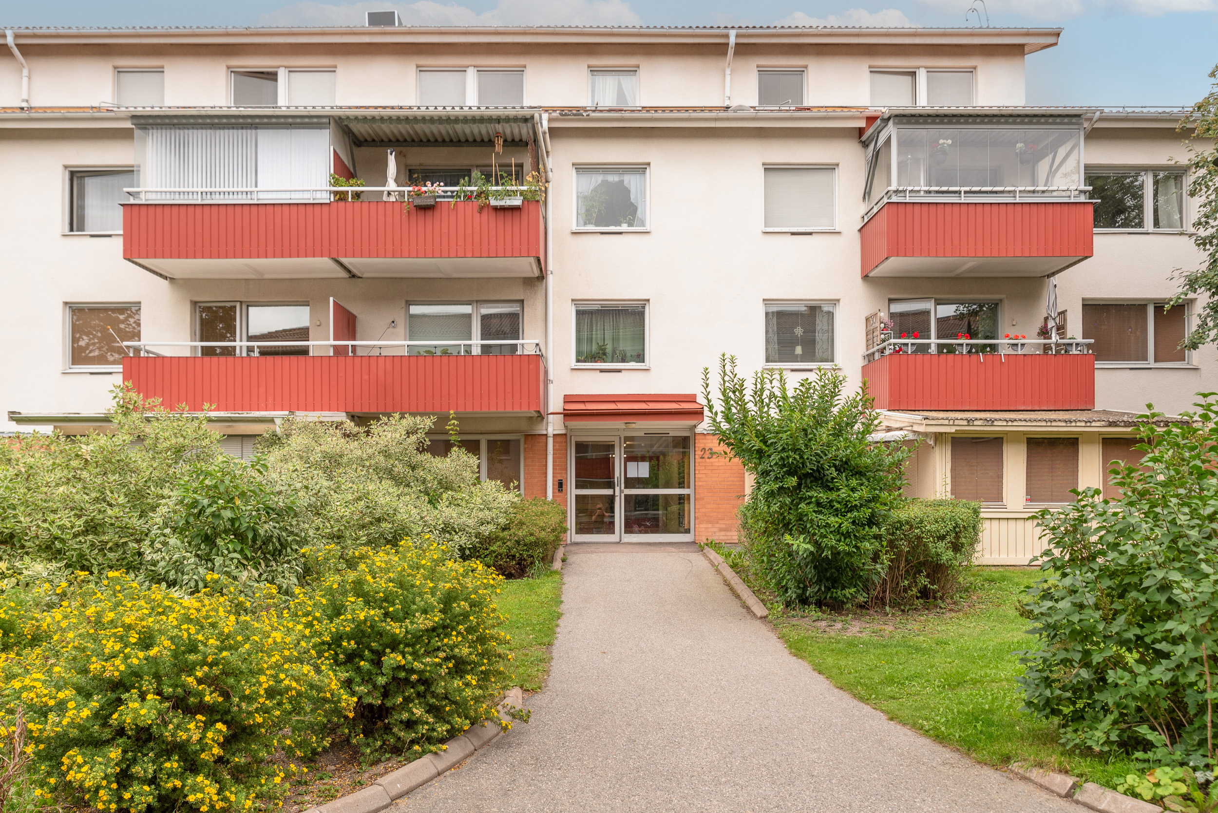 Bostadsbild från Knotavägen 23, Såld i Bjurhovda, Västerås