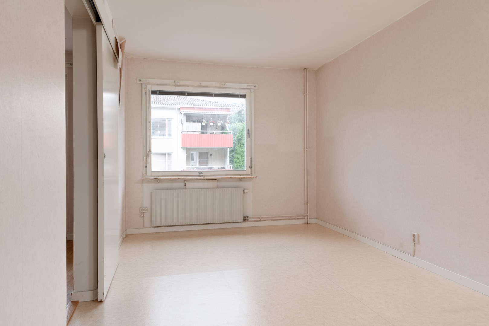 Bostadsbild från Knotavägen 23, Såld i Bjurhovda, Västerås