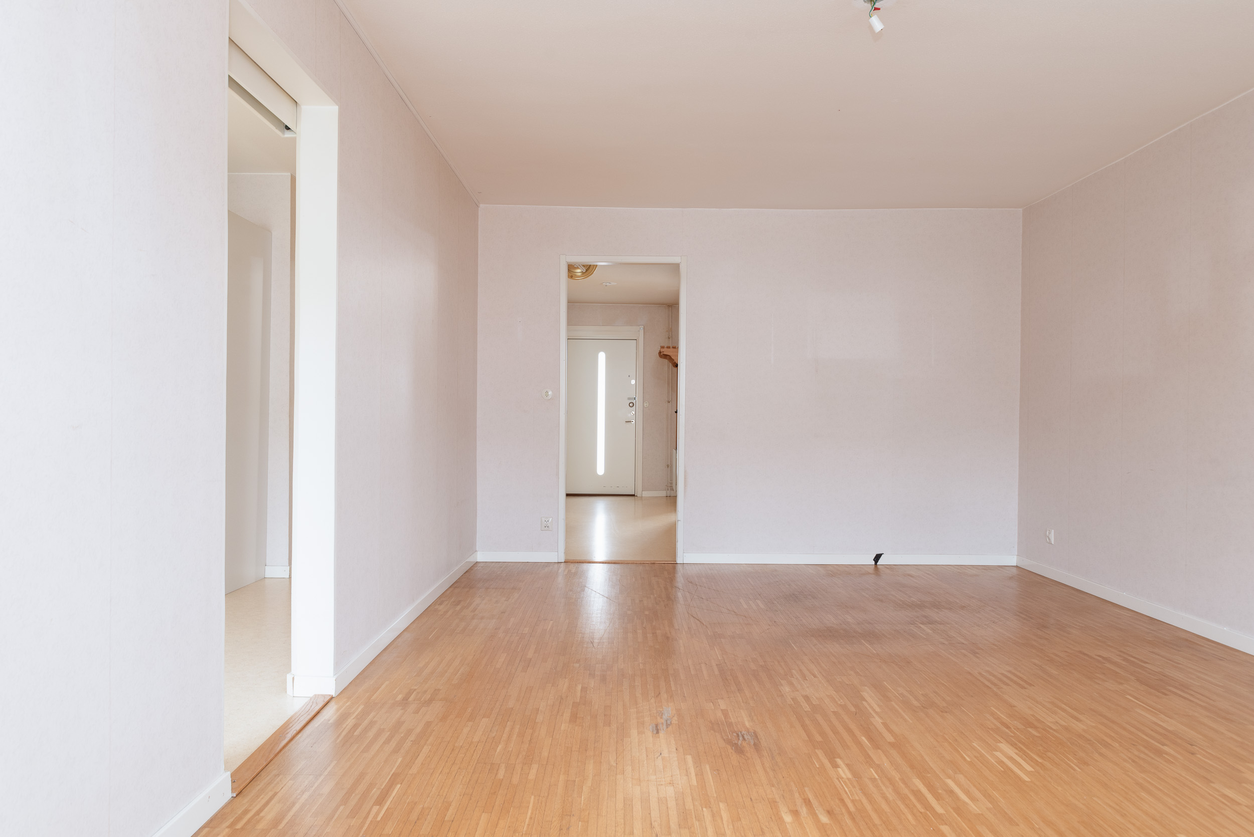 Bostadsbild från Knotavägen 23, Såld i Bjurhovda, Västerås