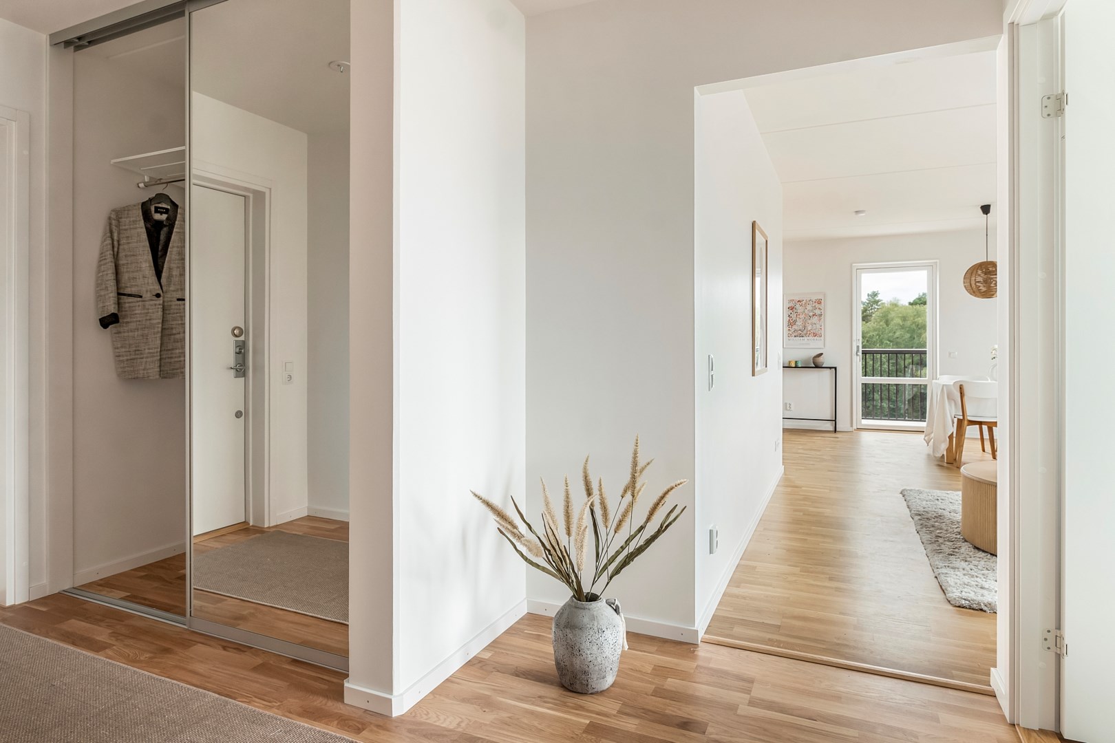 Bostadsbild från Tujagatan 9, Såld i Skiljebo, Västerås