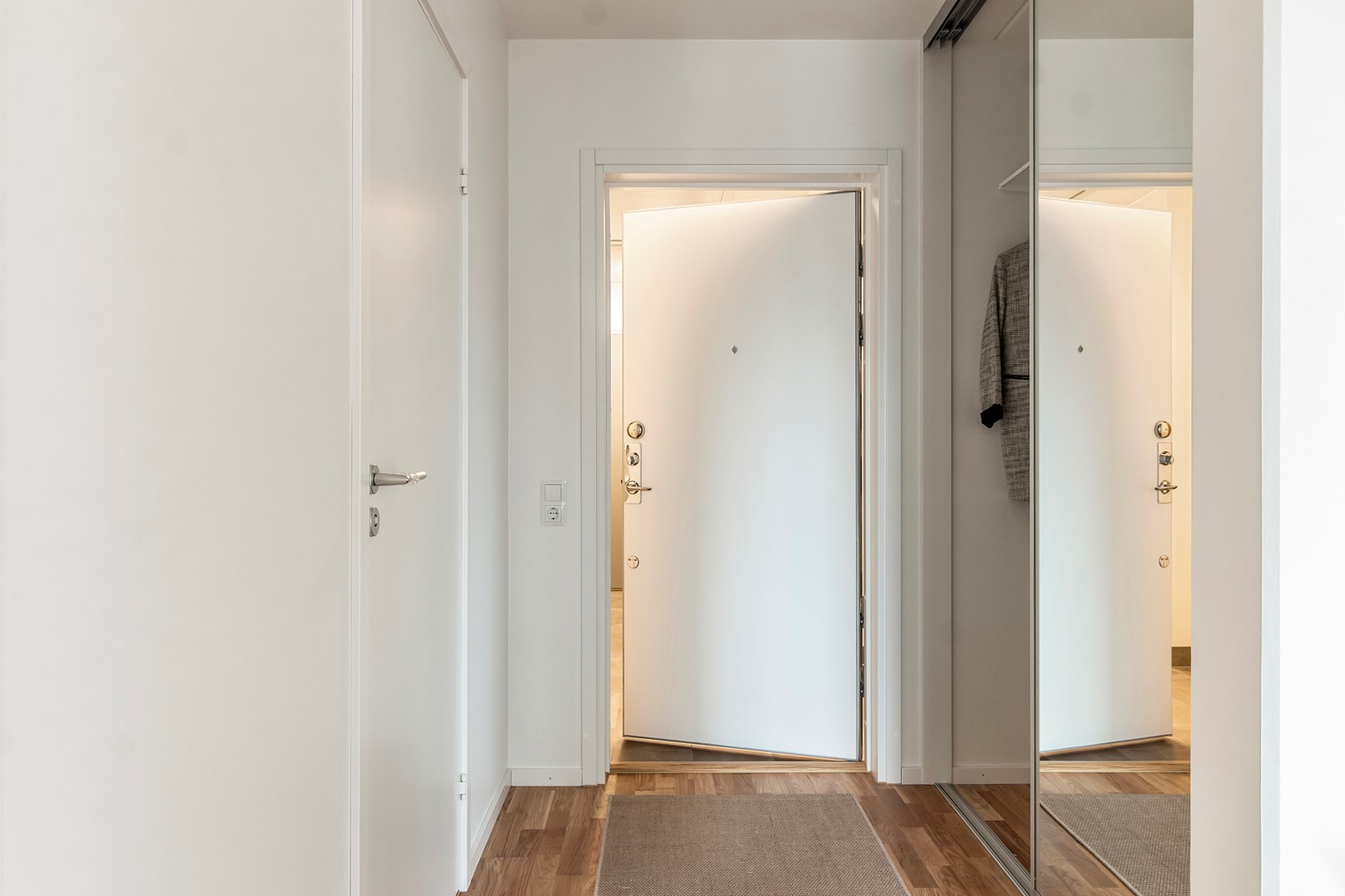 Bostadsbild från Tujagatan 9, Såld i Skiljebo, Västerås