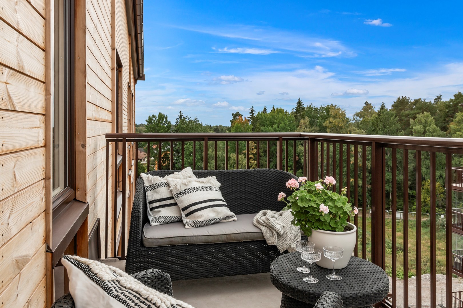 Bostadsbild från Tujagatan 9, Såld i Skiljebo, Västerås