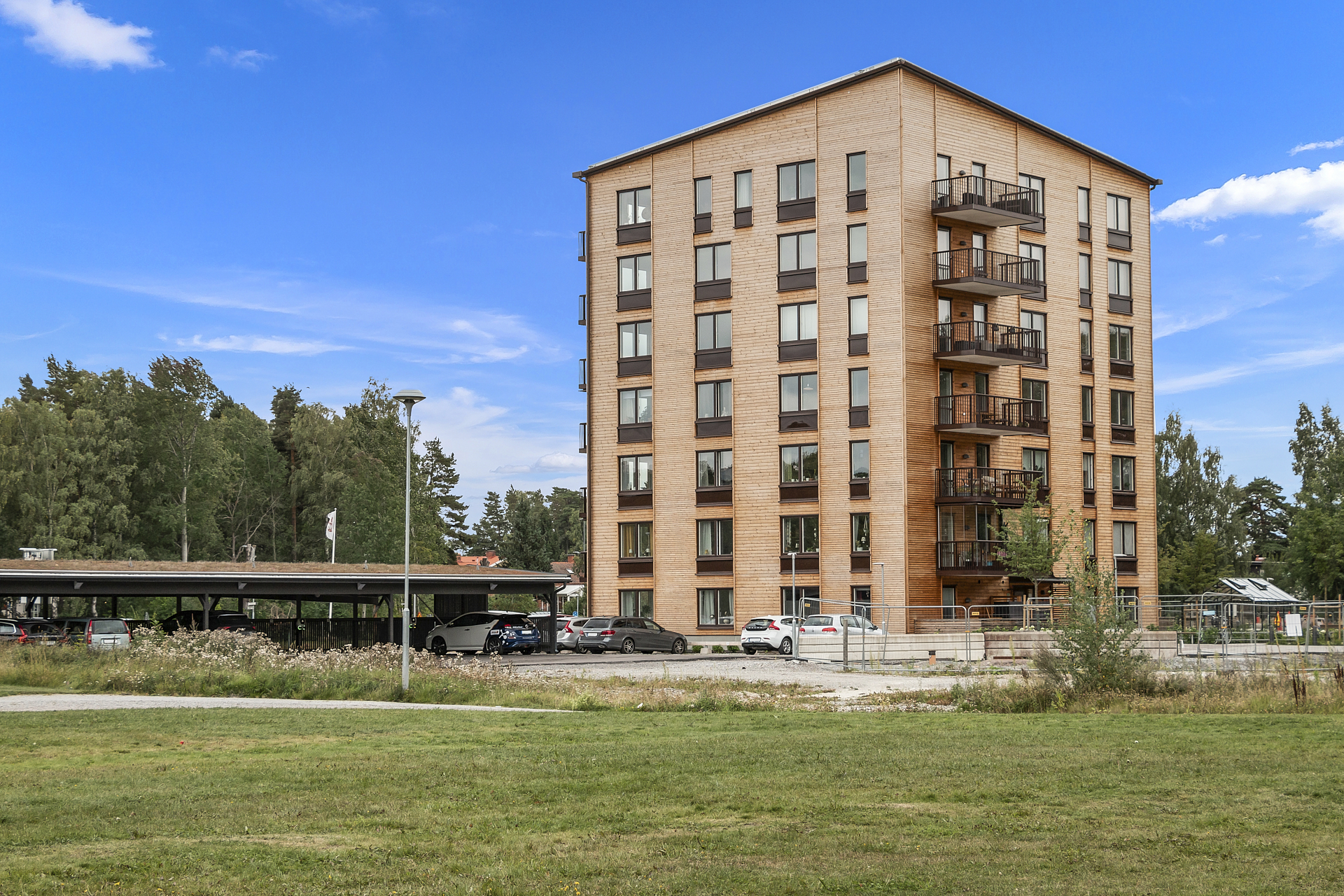 Bostadsbild från Tujagatan 9, Såld i Skiljebo, Västerås