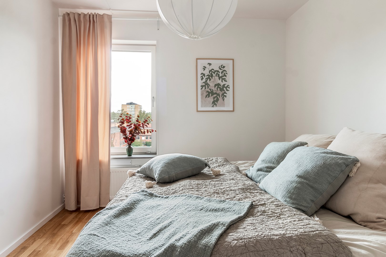 Bostadsbild från Tujagatan 9, Såld i Skiljebo, Västerås