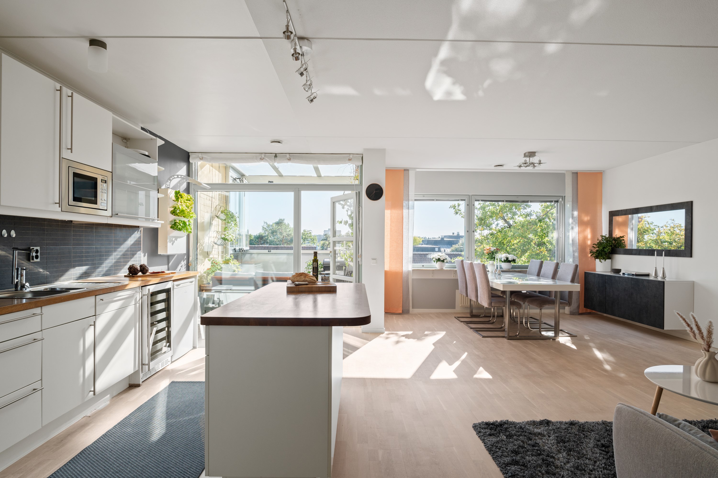 Bostadsbild från Tallidsvägen 2, Såld i Finntorp, Nacka