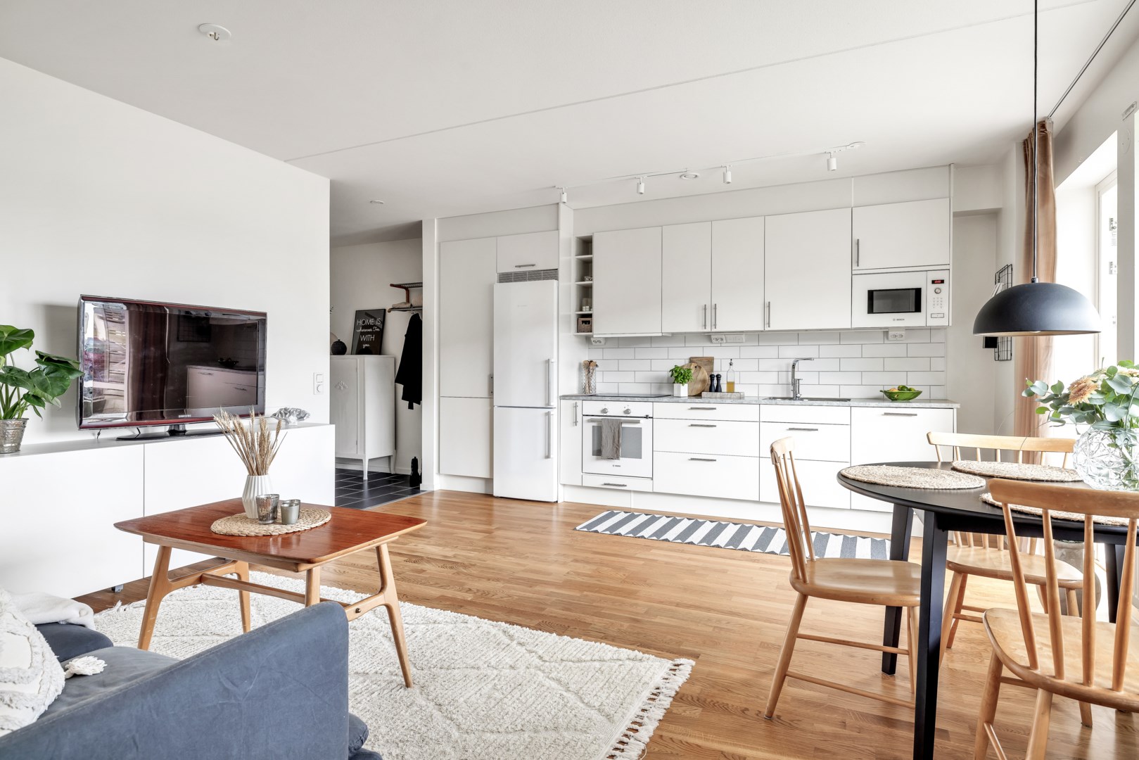 Bostadsbild från Meteorvägen 26, Till salu i Fullerö, Uppsala