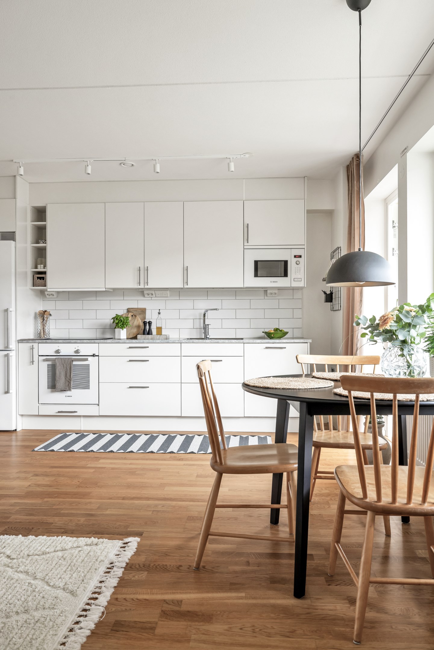 Bostadsbild från Meteorvägen 26, Till salu i Fullerö, Uppsala