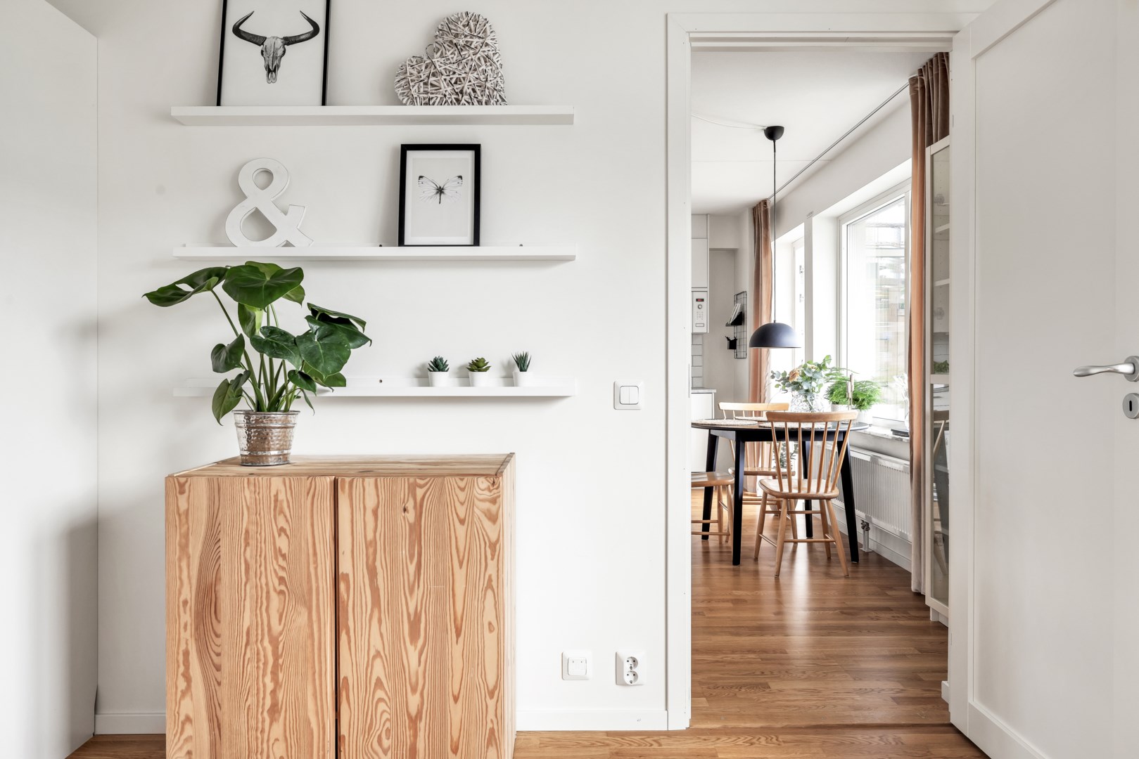 Bostadsbild från Meteorvägen 26, Till salu i Fullerö, Uppsala