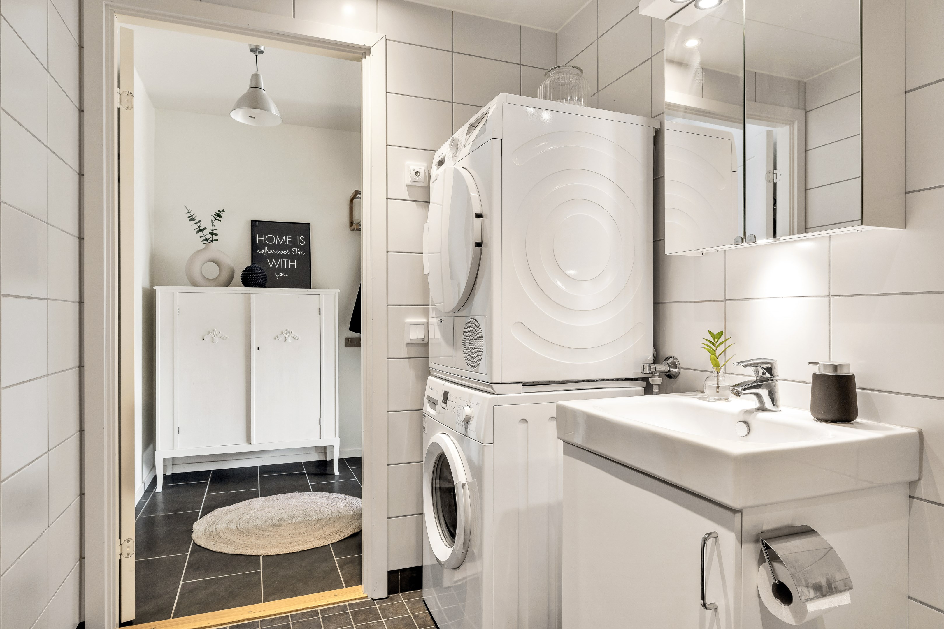 Bostadsbild från Meteorvägen 26, Till salu i Fullerö, Uppsala