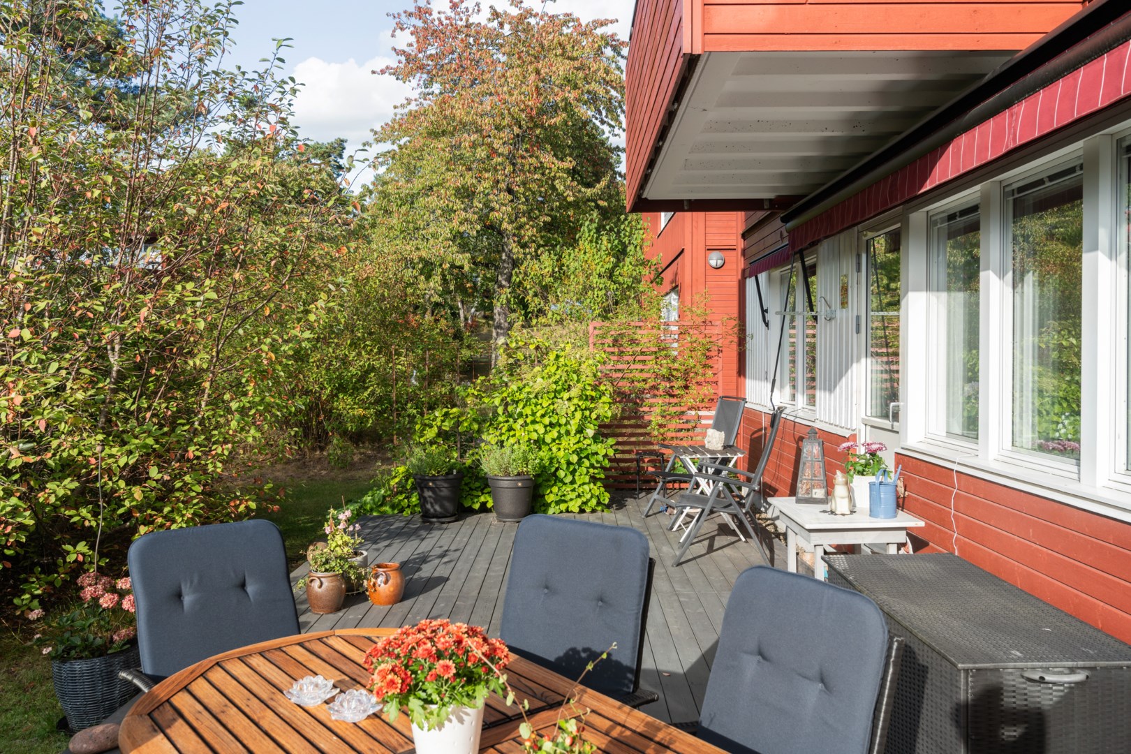 Bostadsbild från Ljuskärrsvägen 68, Såld i Ljuskärrsberget - Saltsjöbaden, Nacka