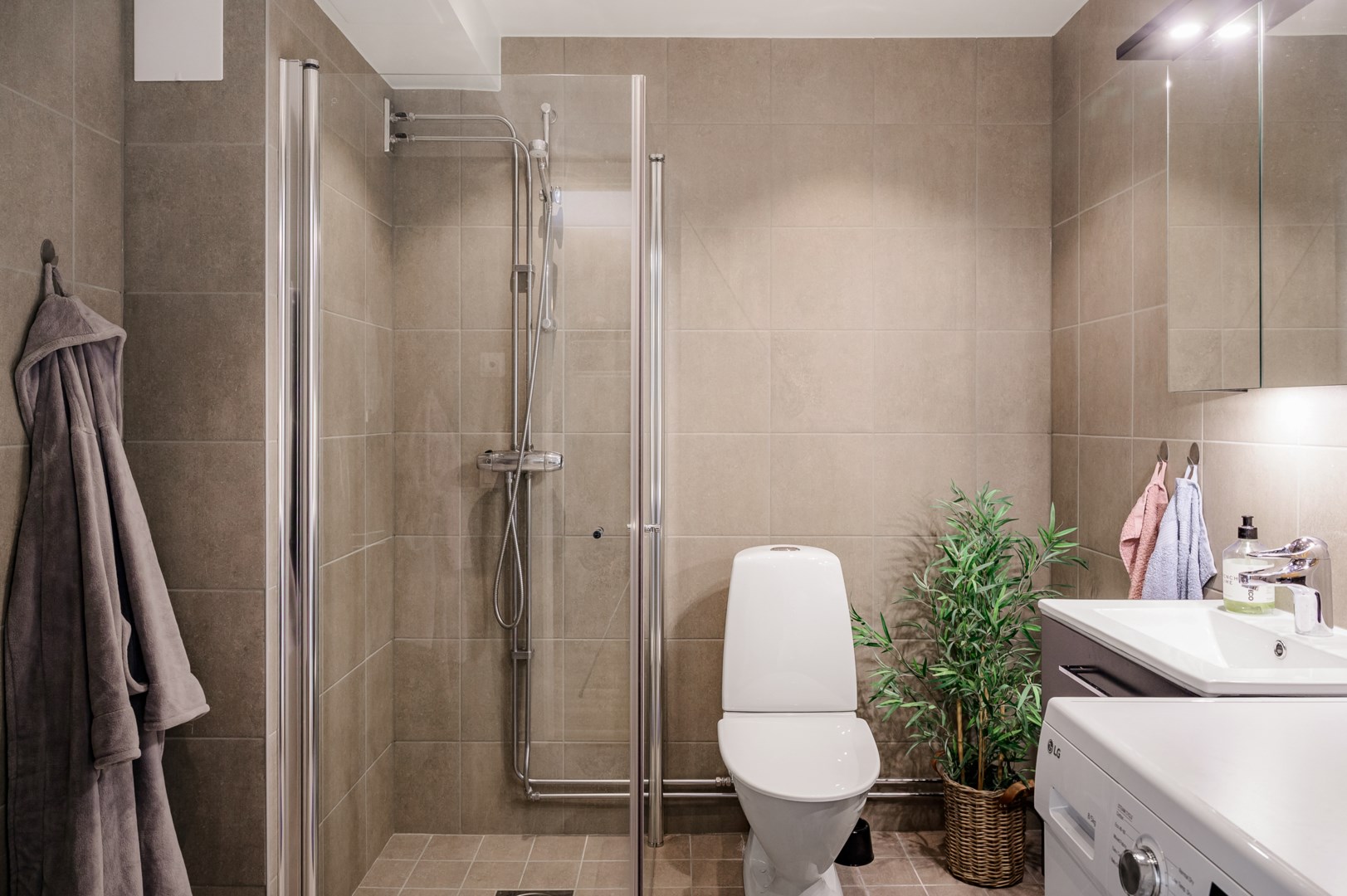 Bostadsbild från Landåvägen 77, Såld i Jarlaberg, Nacka