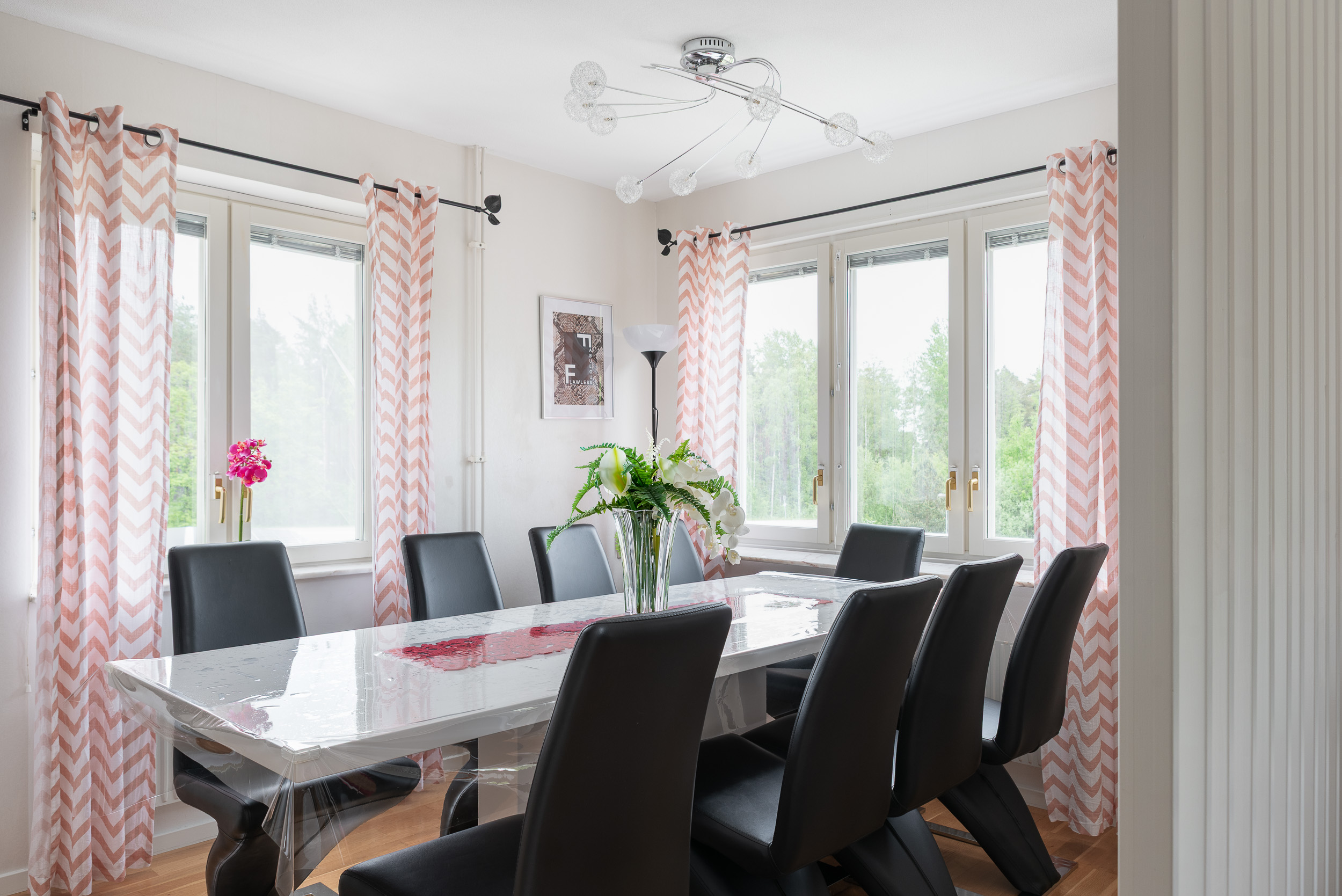 Bostadsbild från Skogsduvevägen 5, Till salu i Råby, Västerås