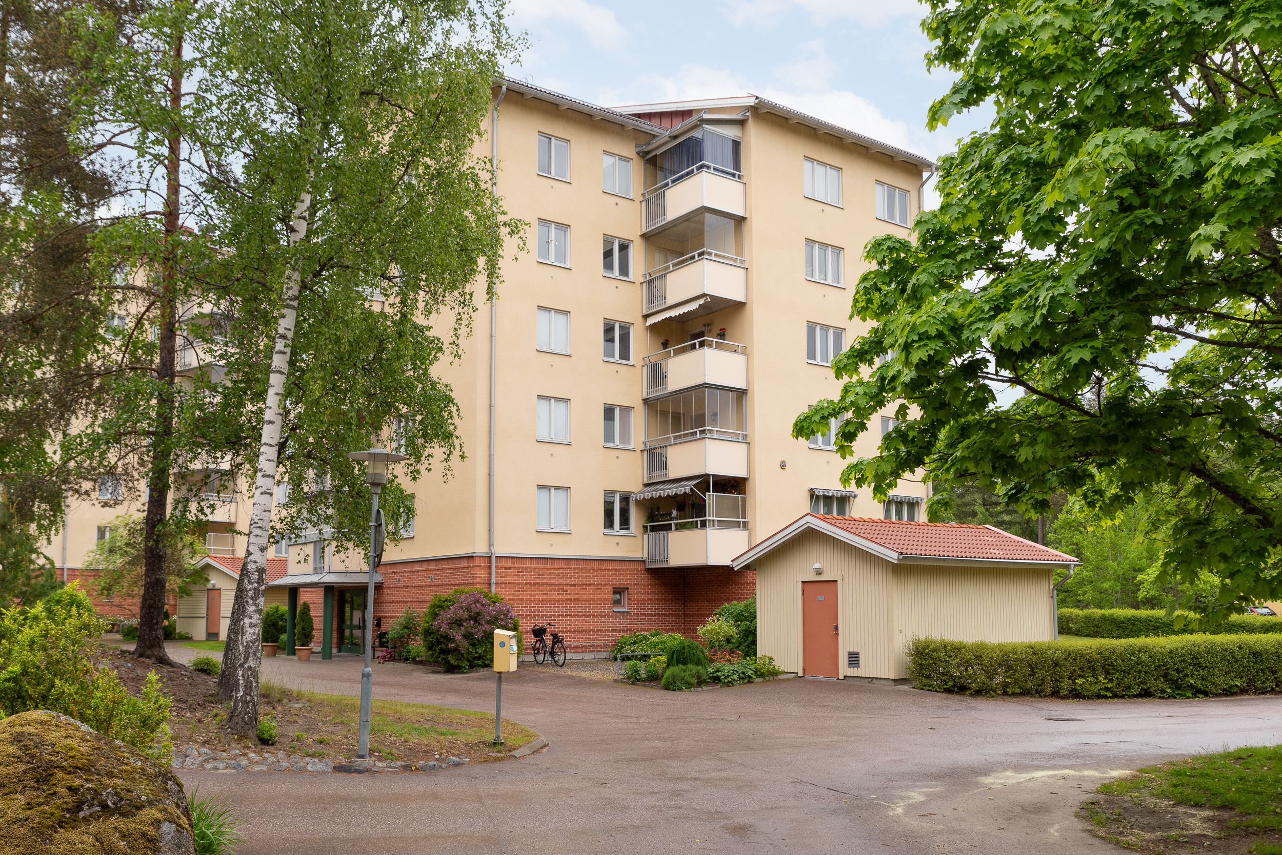 Bostadsbild från Skogsduvevägen 5, Till salu i Råby, Västerås